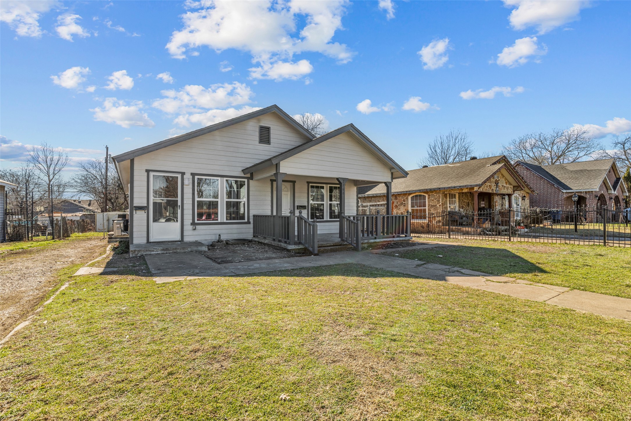 2706 Emmett Street Dallas TX 75211
