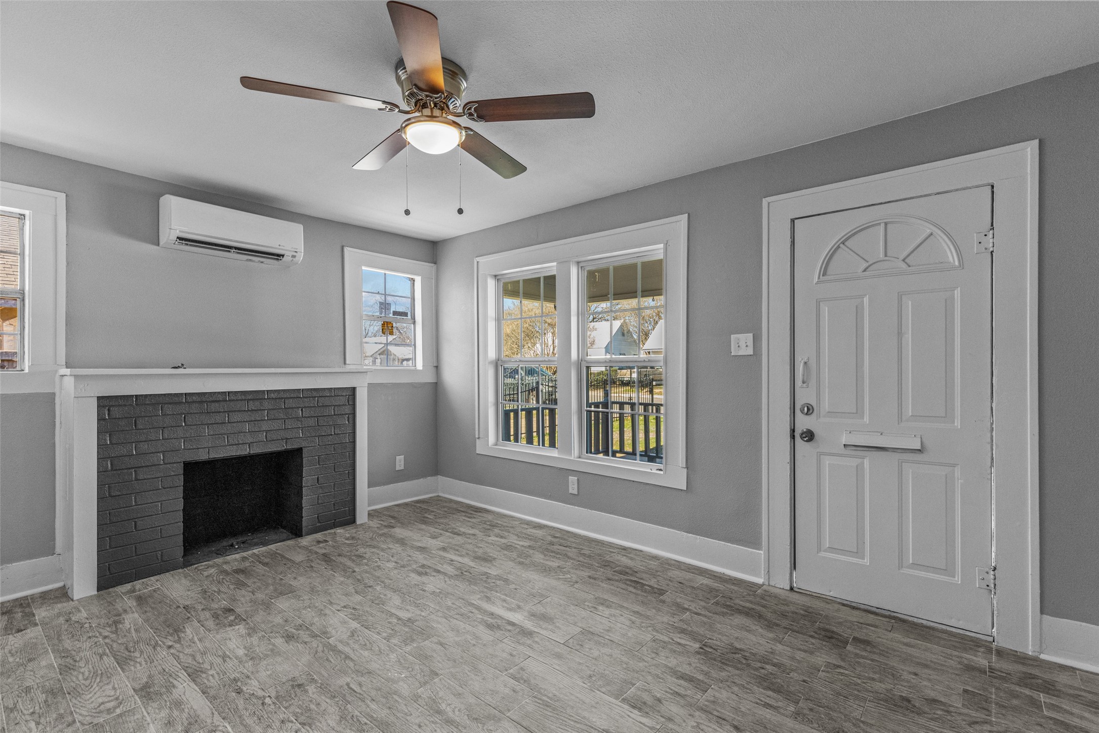 2706 Emmett Street Dallas TX 75211