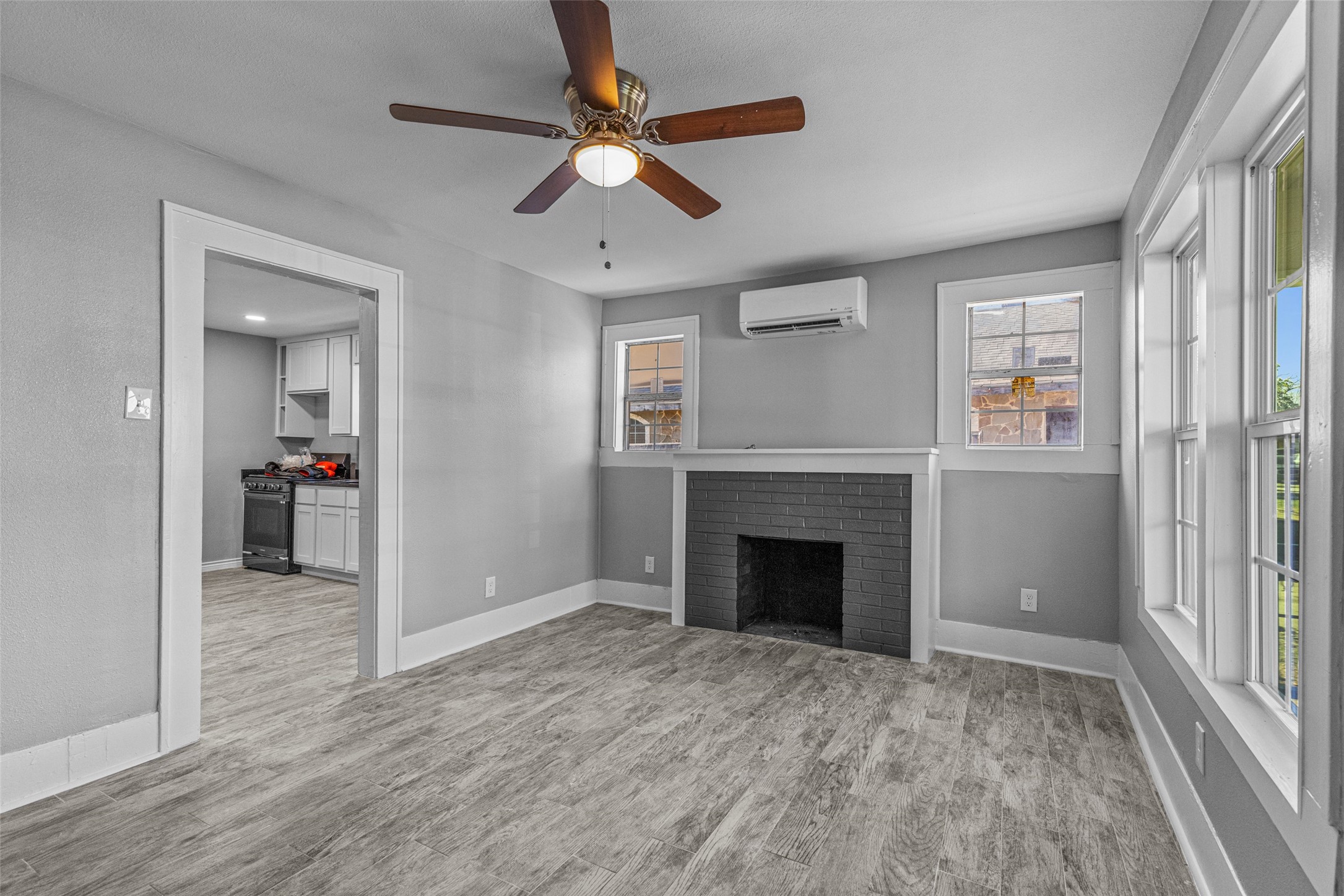 2706 Emmett Street Dallas TX 75211