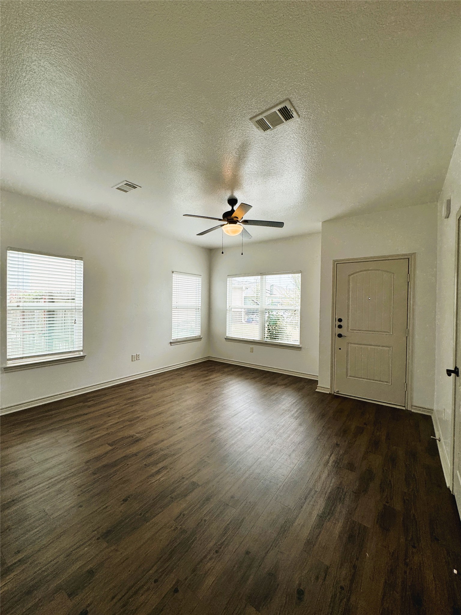 212 Lasso Circle Mabank TX 75143