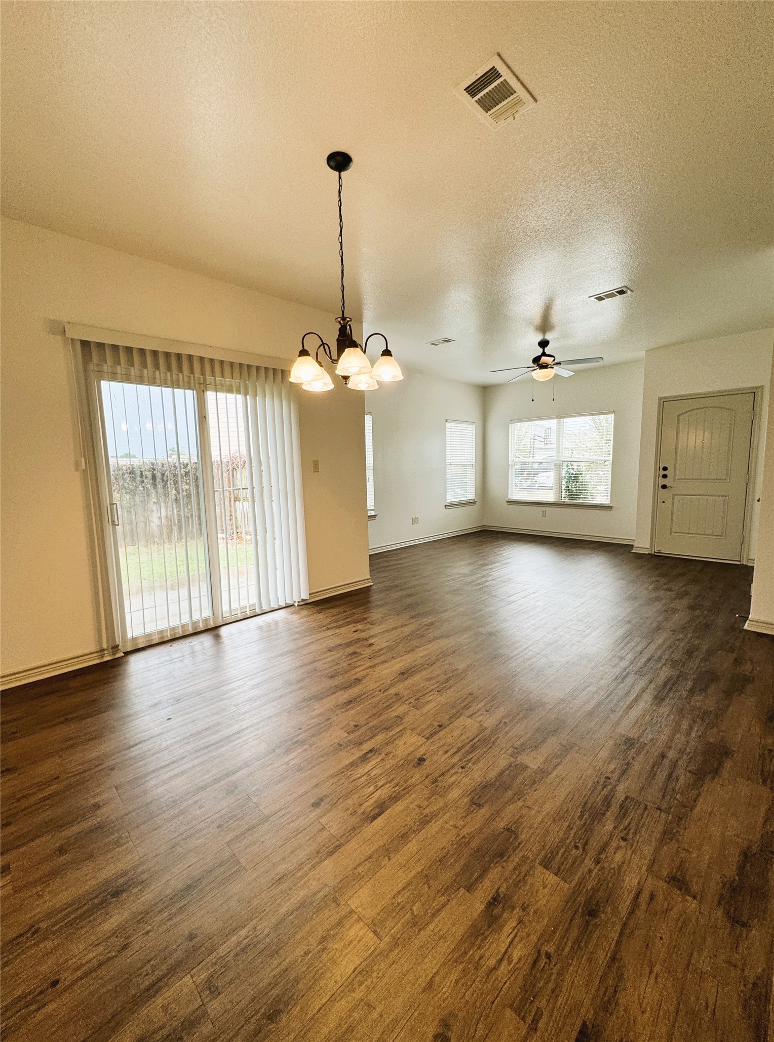 212 Lasso Circle Mabank TX 75143