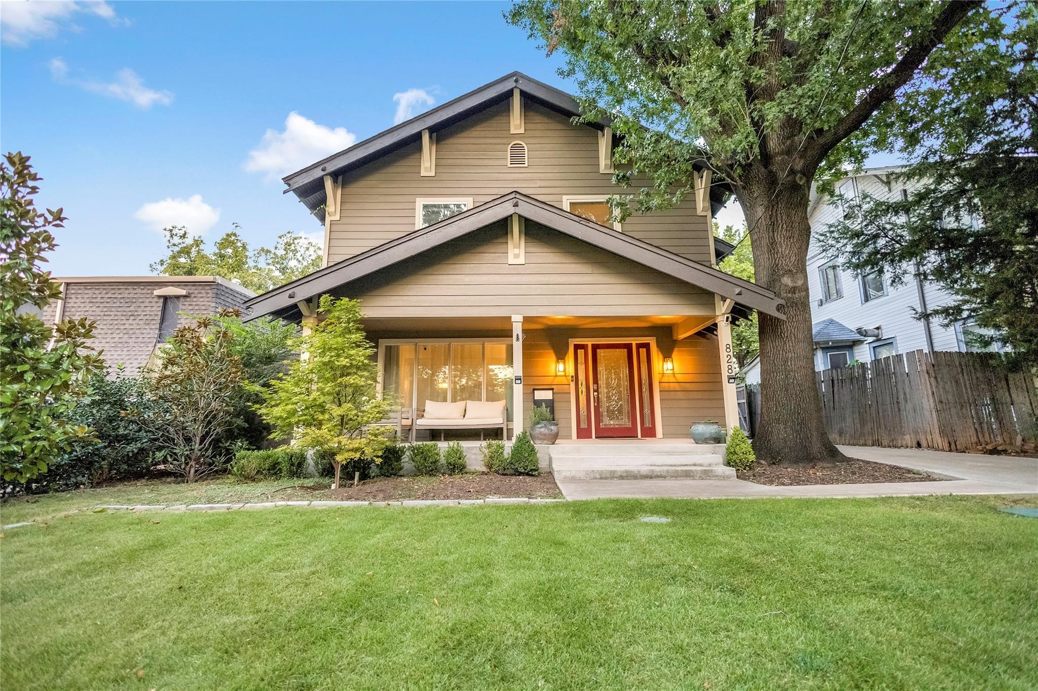828 Elsbeth Street Dallas TX 75208