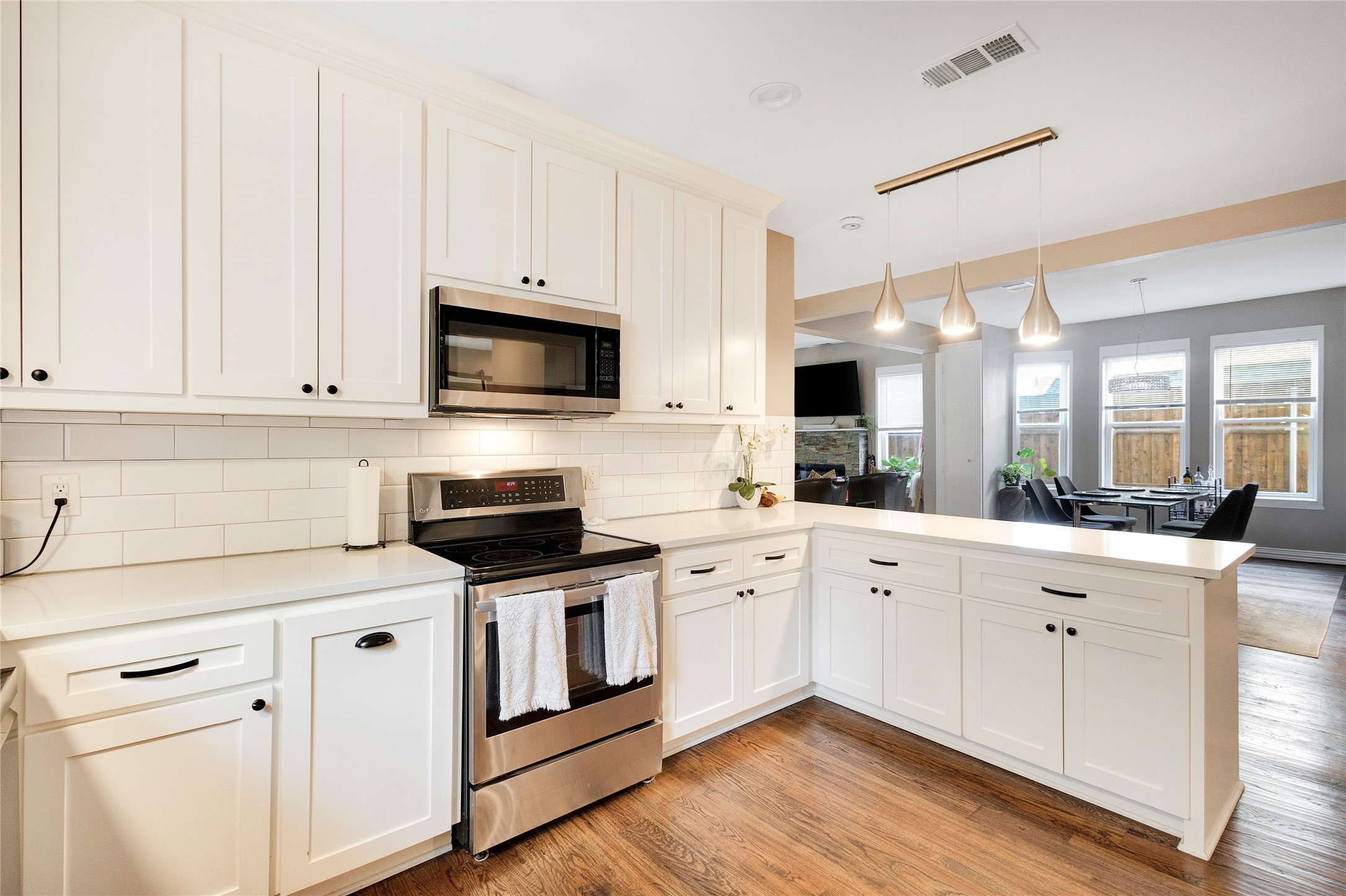 828 Elsbeth Street Dallas TX 75208