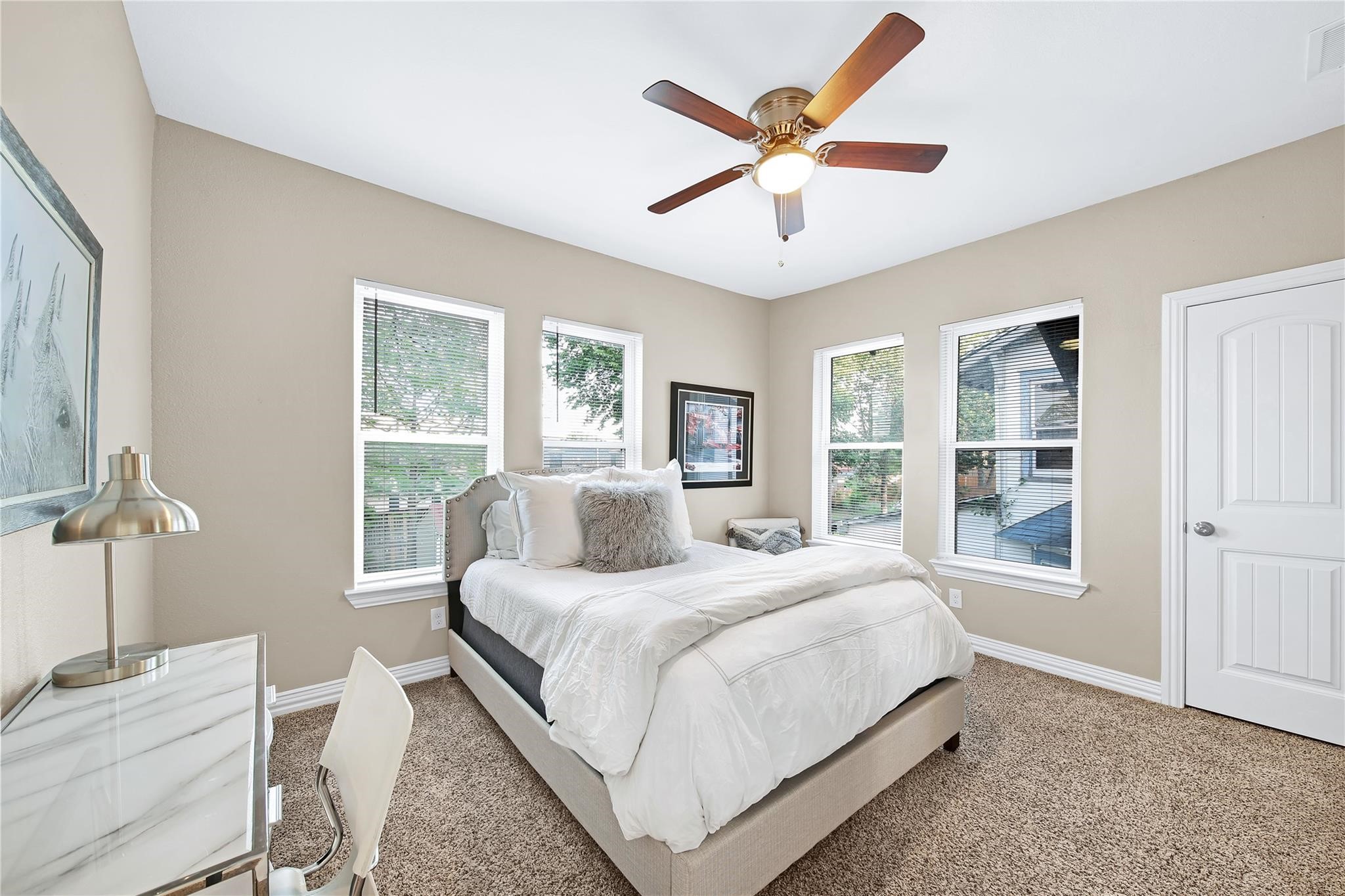 828 Elsbeth Street Dallas TX 75208