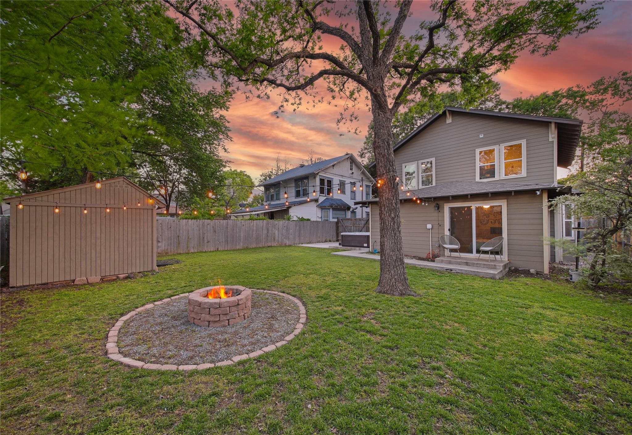 828 Elsbeth Street Dallas TX 75208