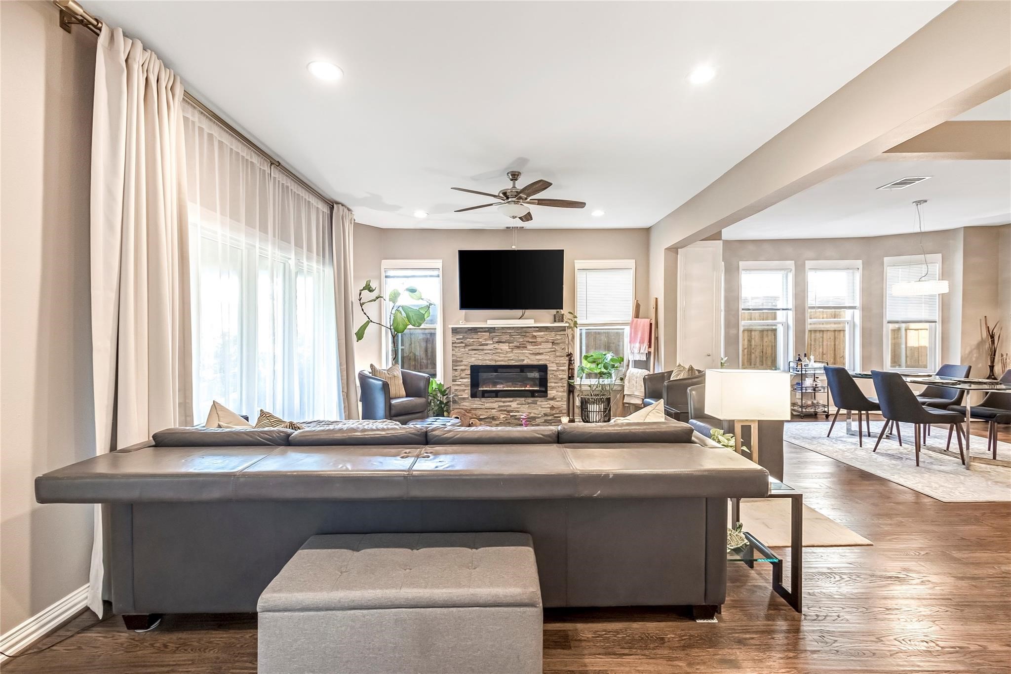 828 Elsbeth Street Dallas TX 75208