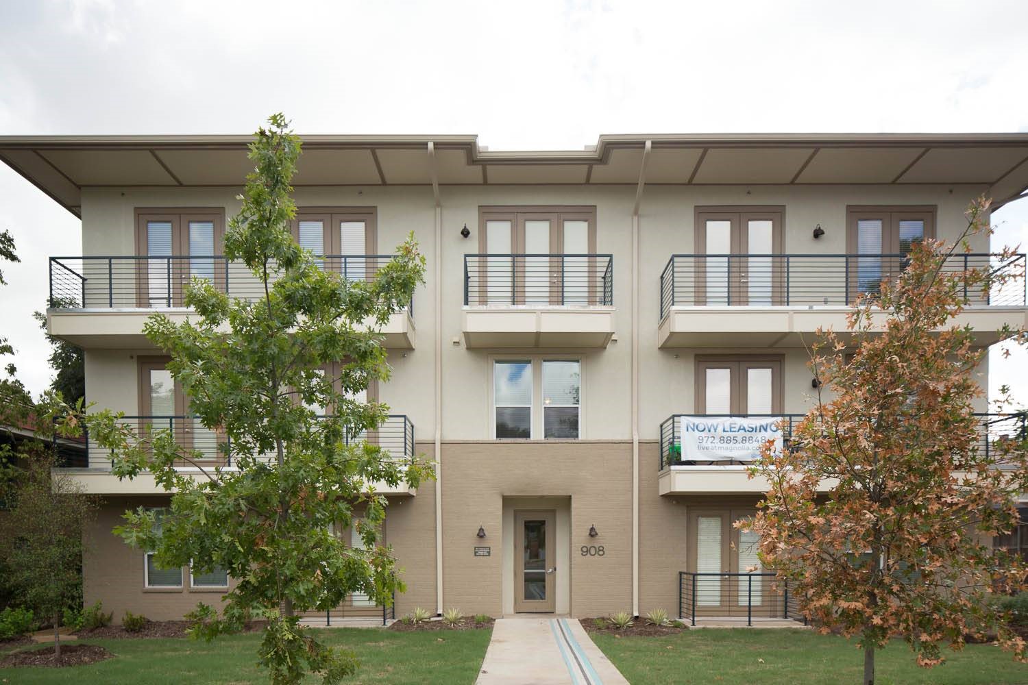 908 N Bishop Avenue Dallas TX 75208