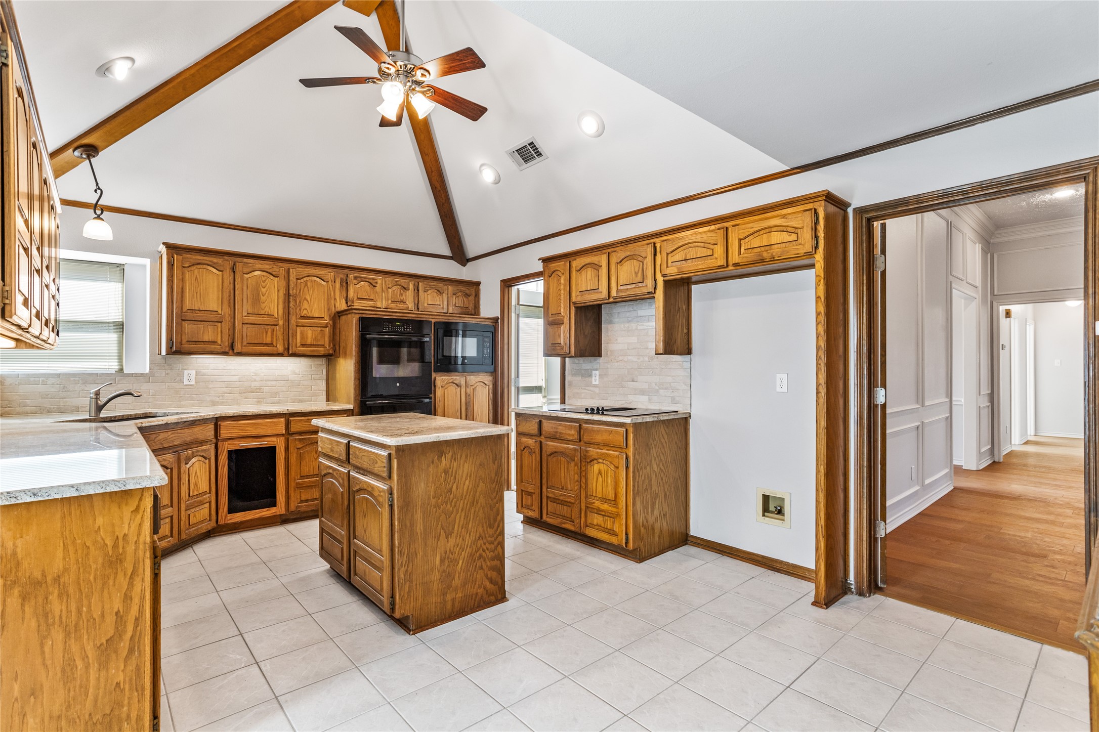 2942 Woodland Hills Drive Grapevine TX 76051