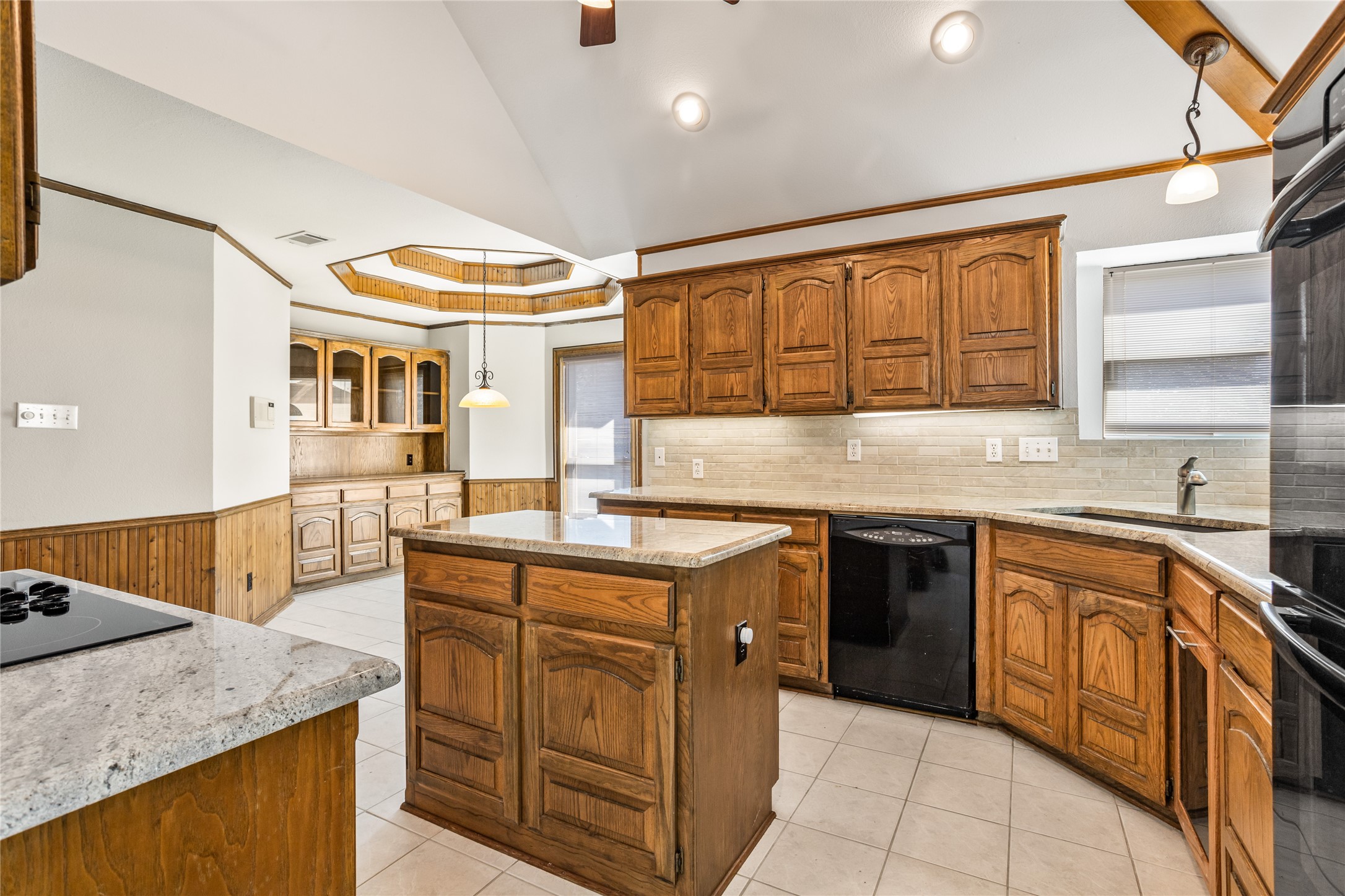 2942 Woodland Hills Drive Grapevine TX 76051