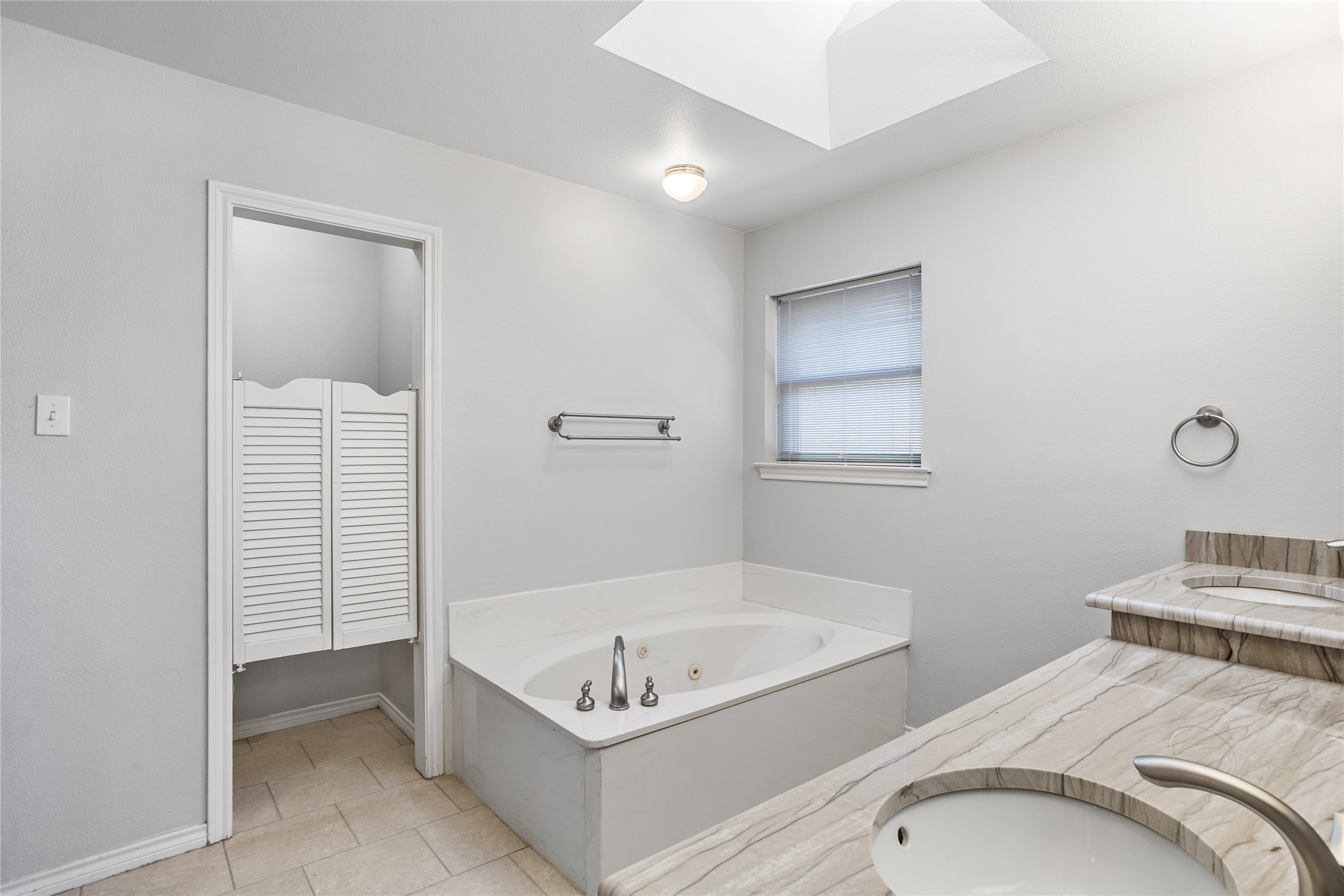 2942 Woodland Hills Drive Grapevine TX 76051