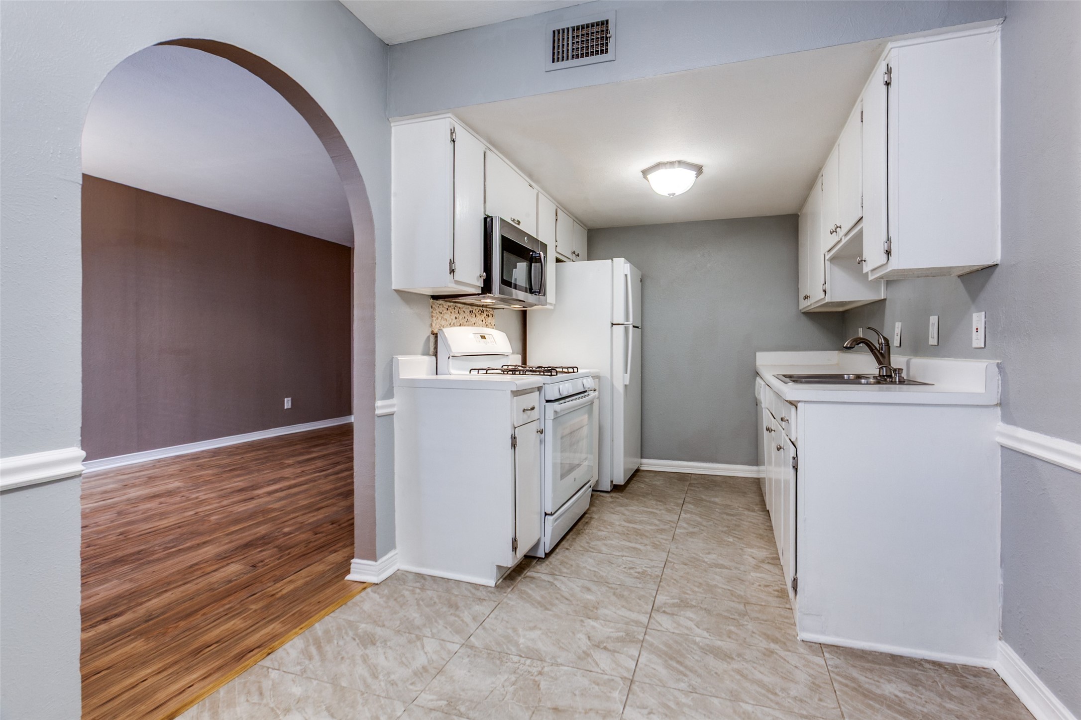 15926 Stillwood Street Dallas TX 75248