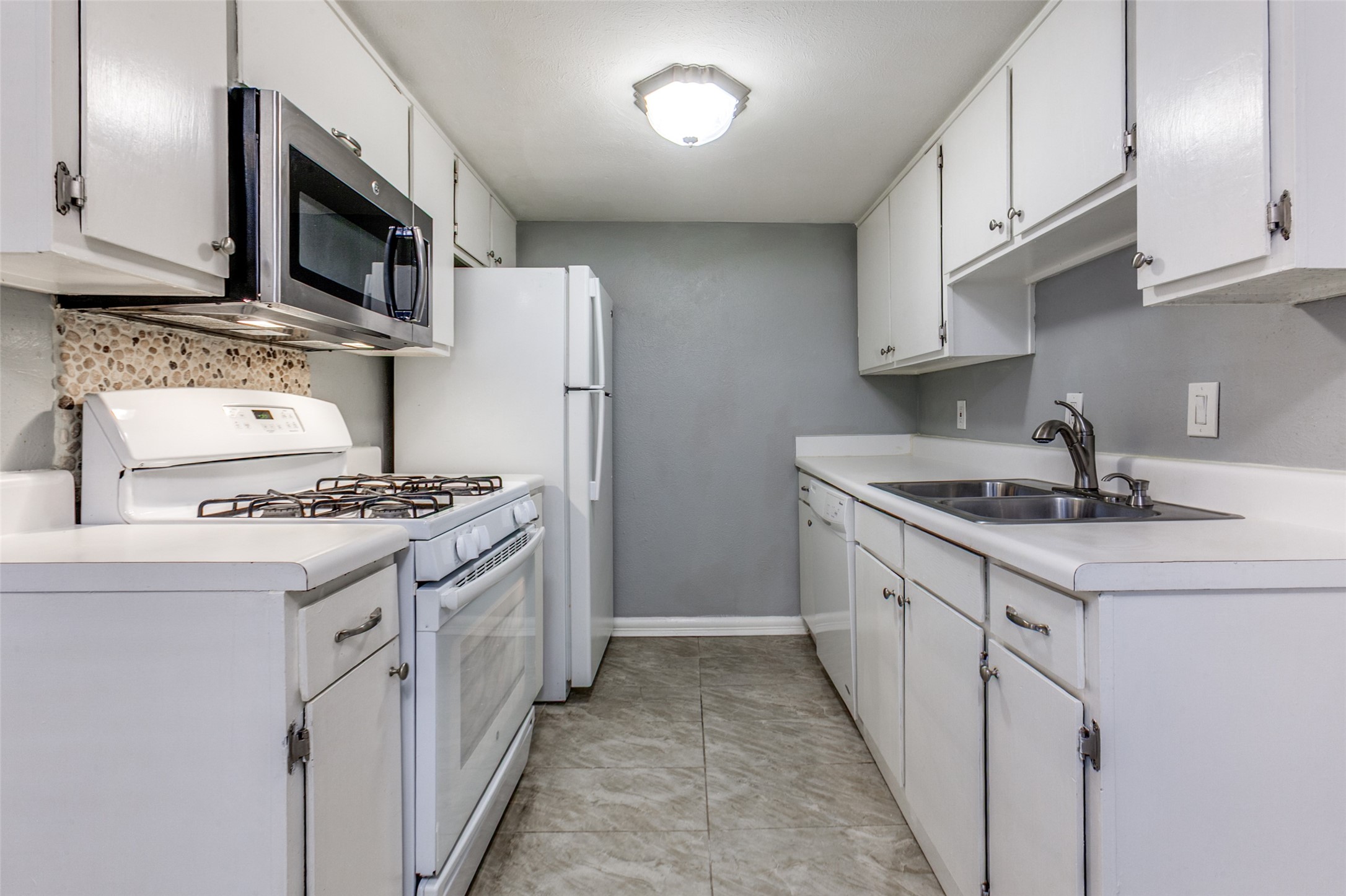 15926 Stillwood Street Dallas TX 75248