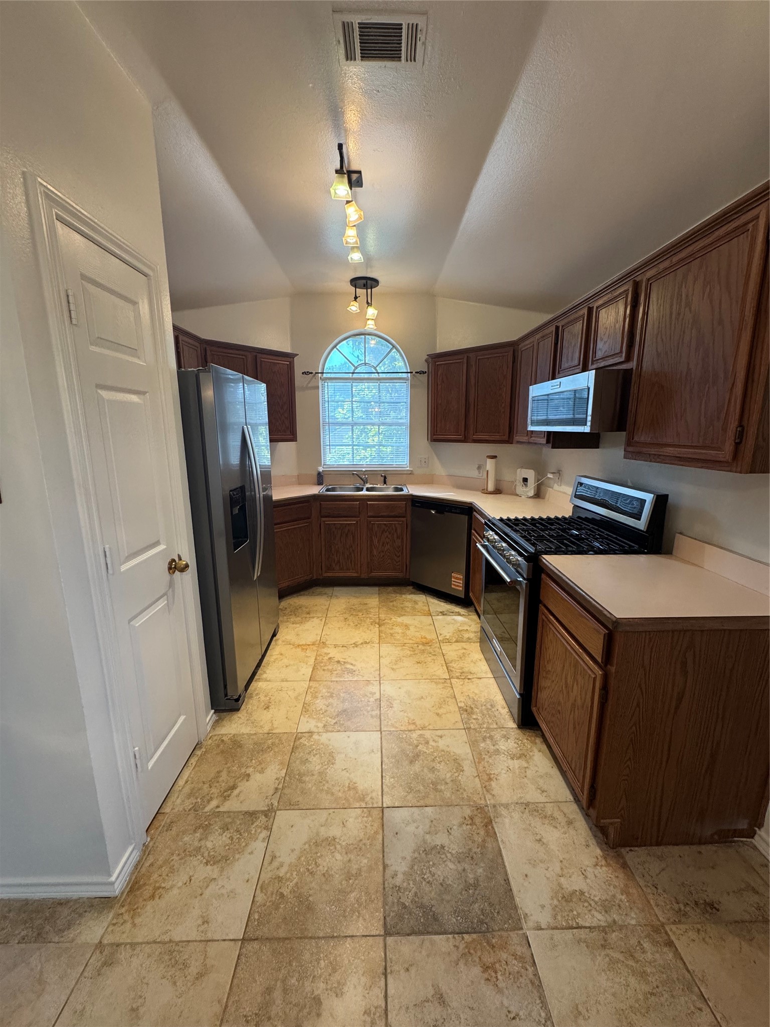 100 Streamside Drive Desoto TX 75115