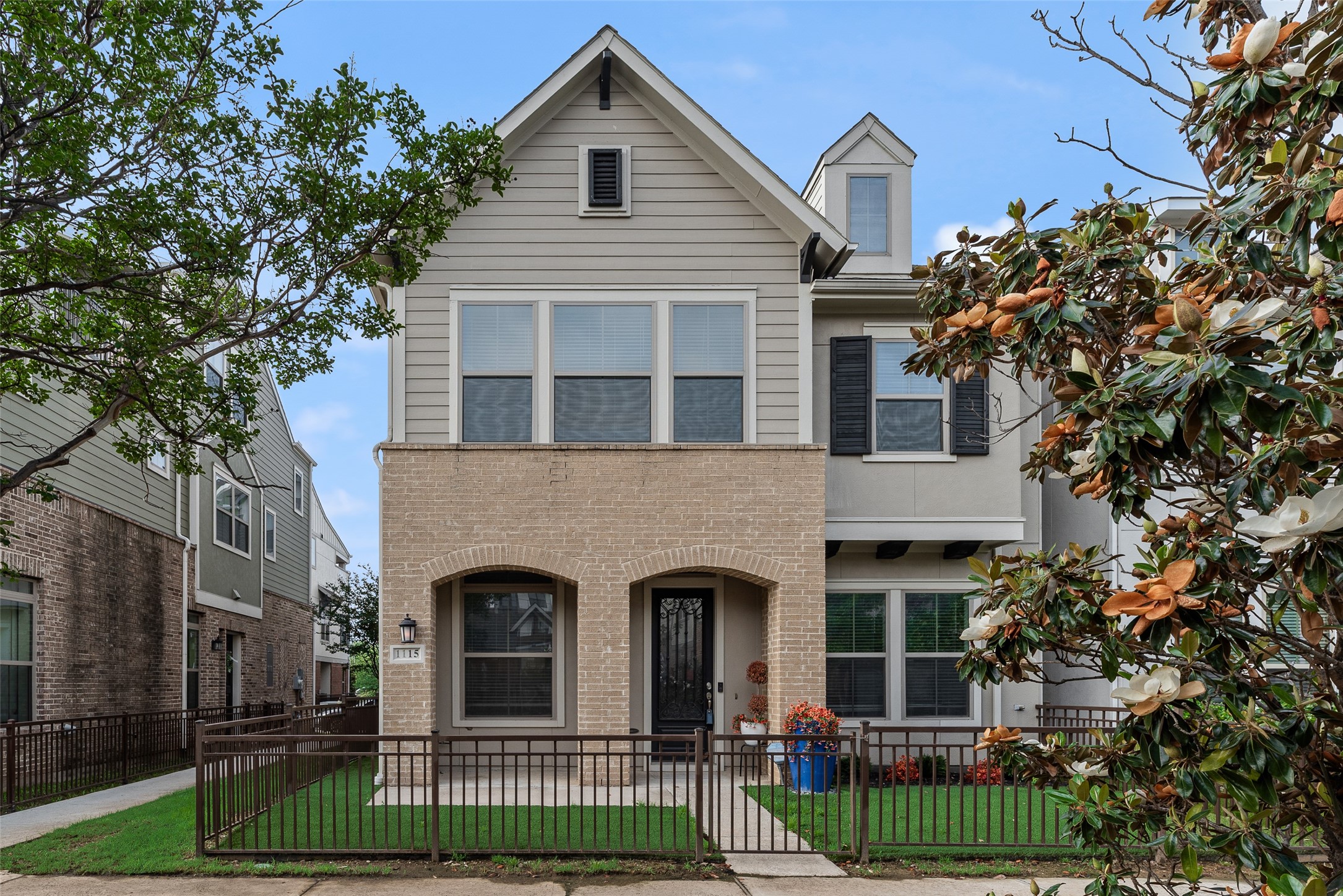 1115 Manacor Lane Dallas TX 75212