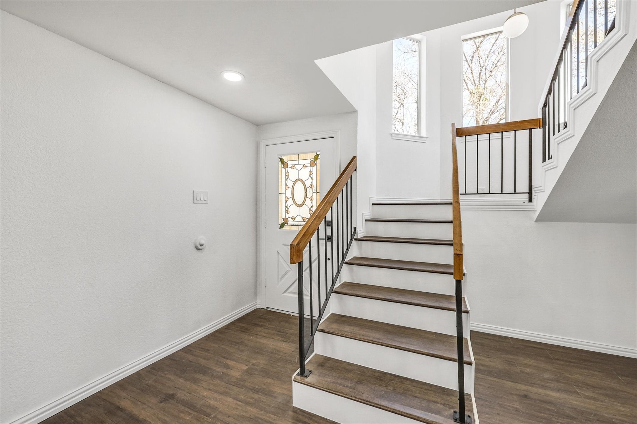 200 Eagle Court Bedford TX 76021