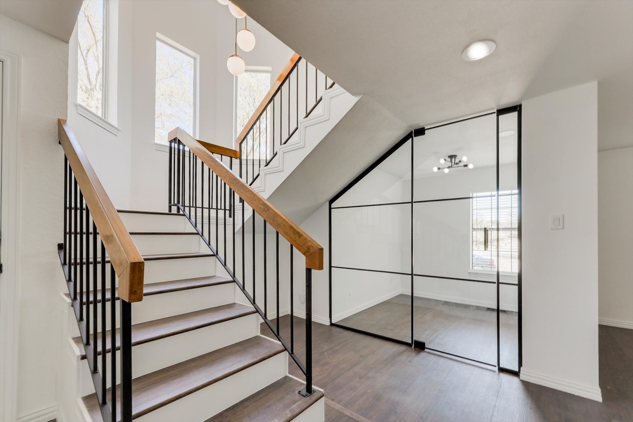 200 Eagle Court Bedford TX 76021