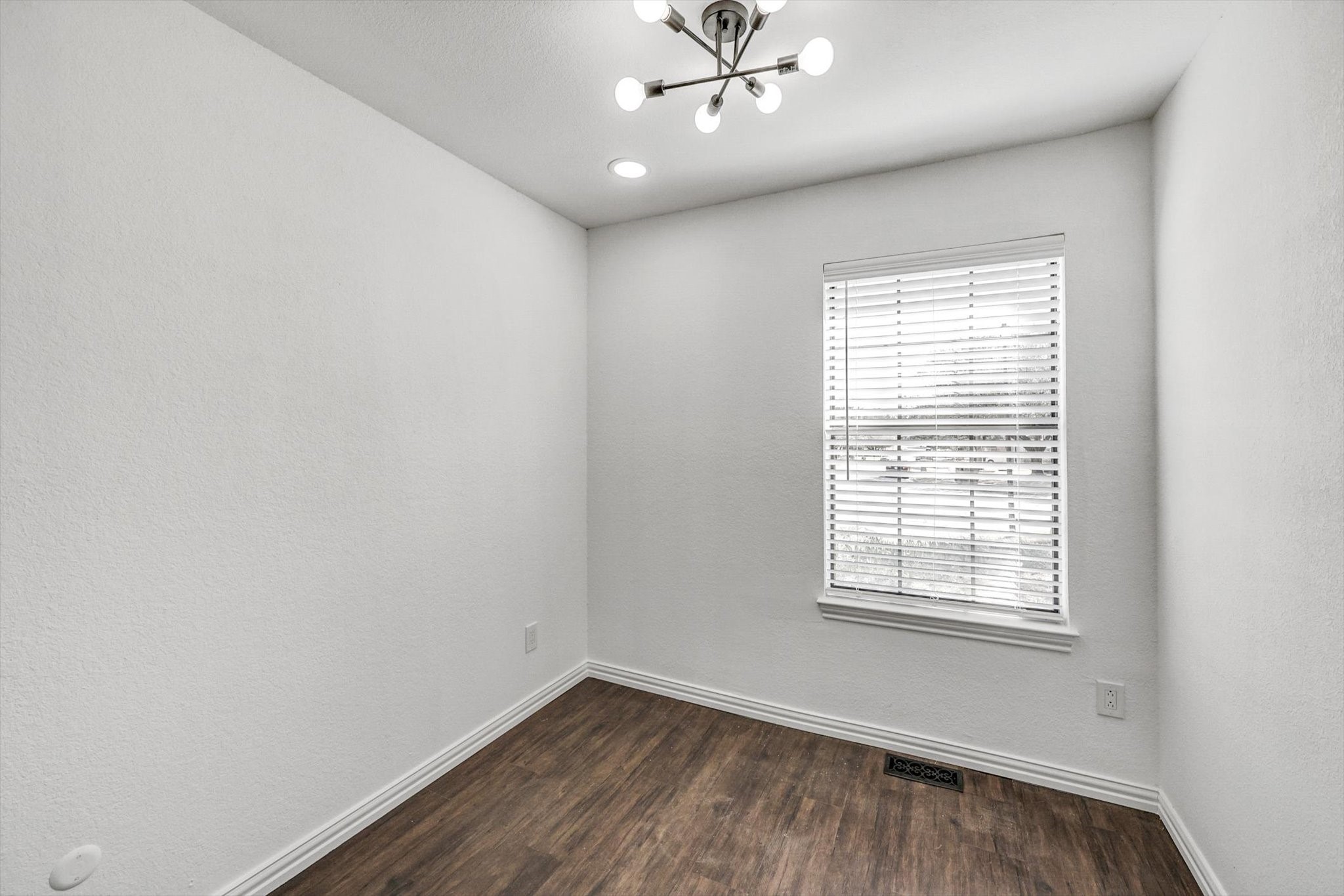 200 Eagle Court Bedford TX 76021