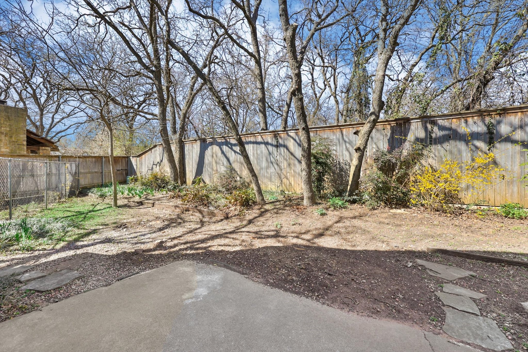 200 Eagle Court Bedford TX 76021