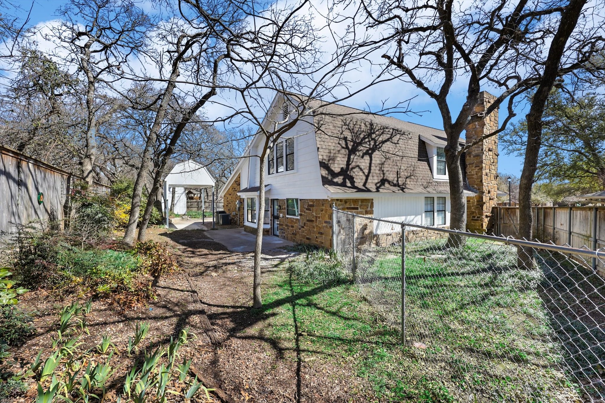 200 Eagle Court Bedford TX 76021