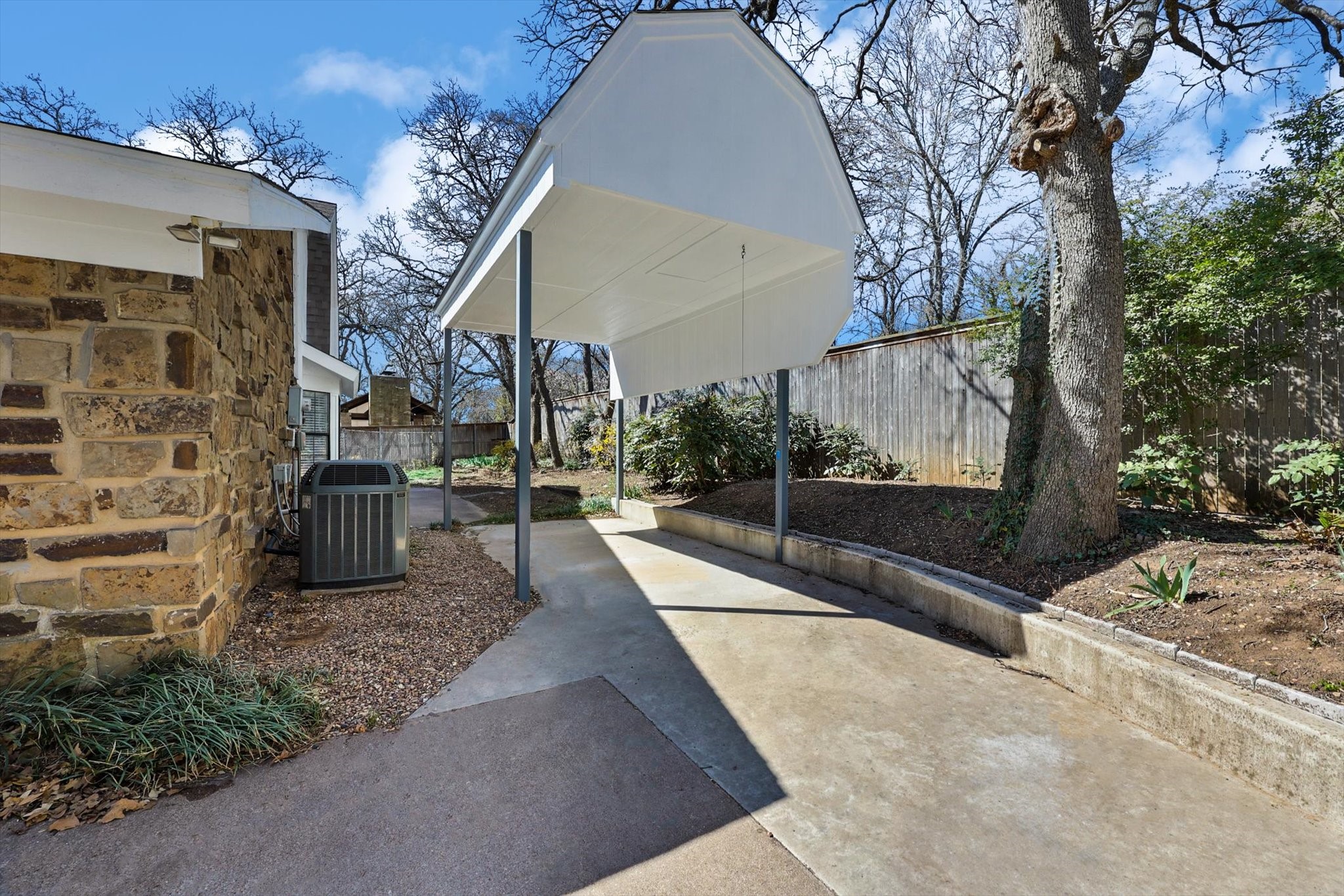 200 Eagle Court Bedford TX 76021