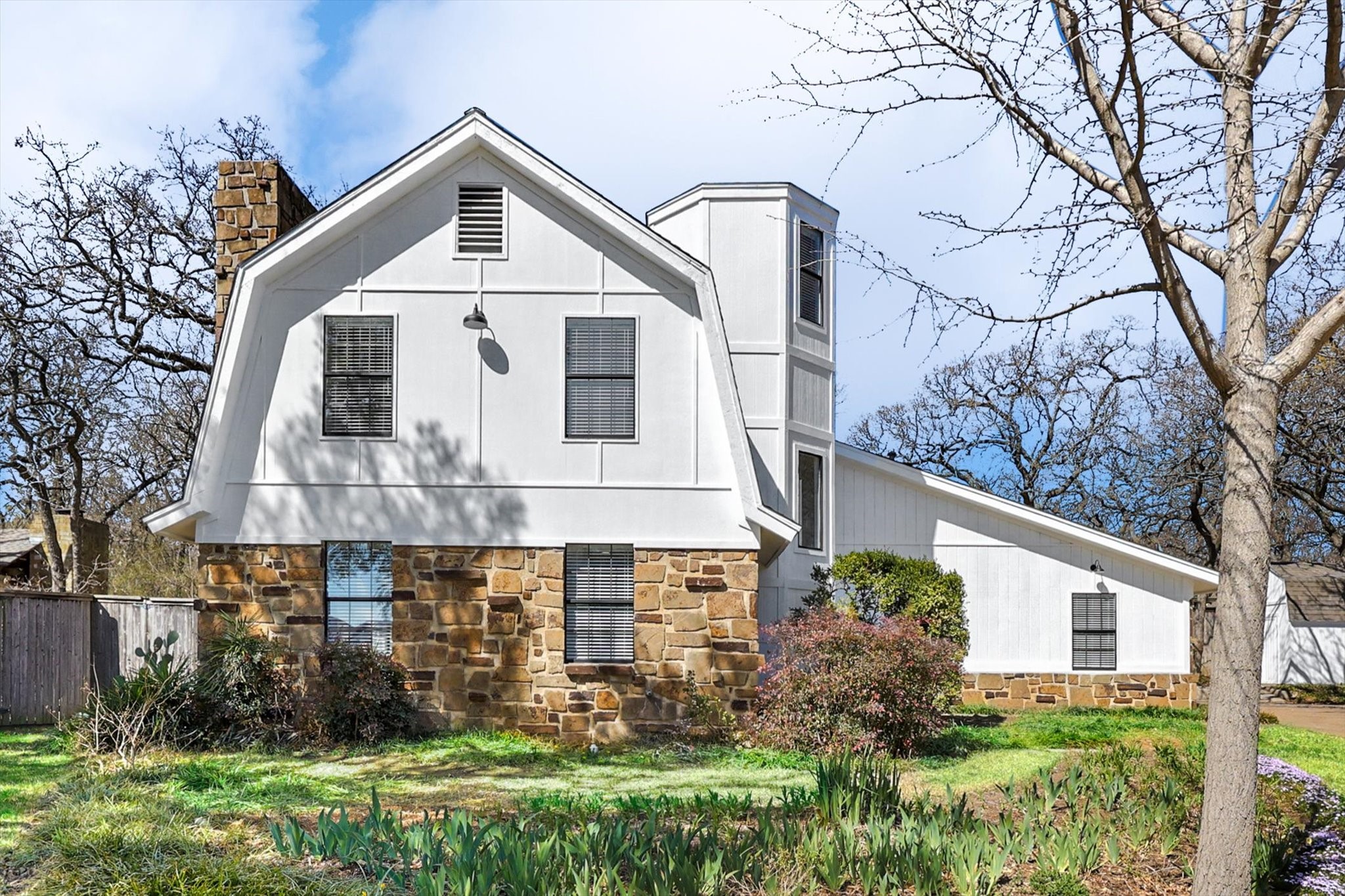 200 Eagle Court Bedford TX 76021