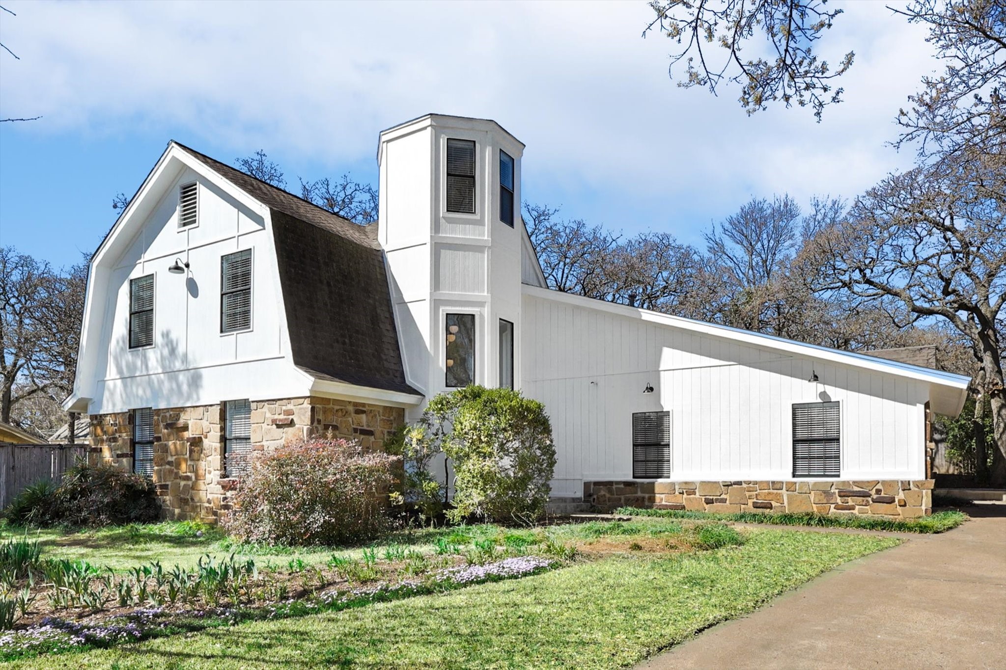200 Eagle Court Bedford TX 76021