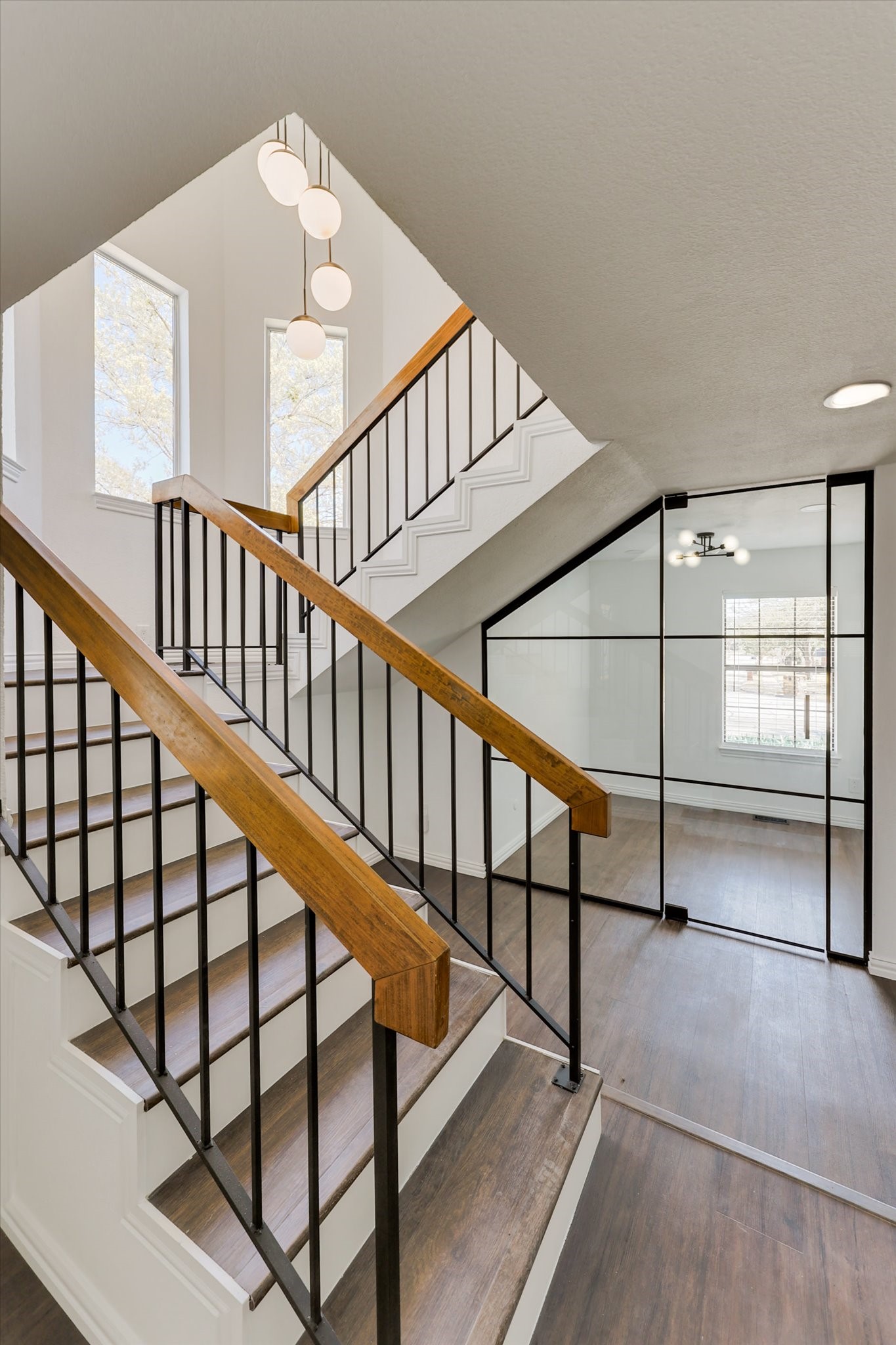 200 Eagle Court Bedford TX 76021