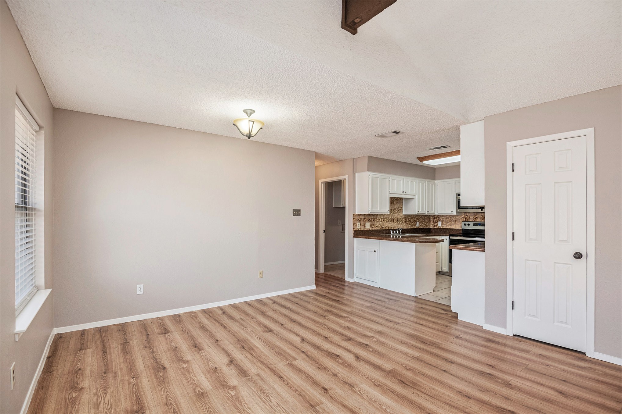 617 S Las Vegas Trail White Settlement TX 76108