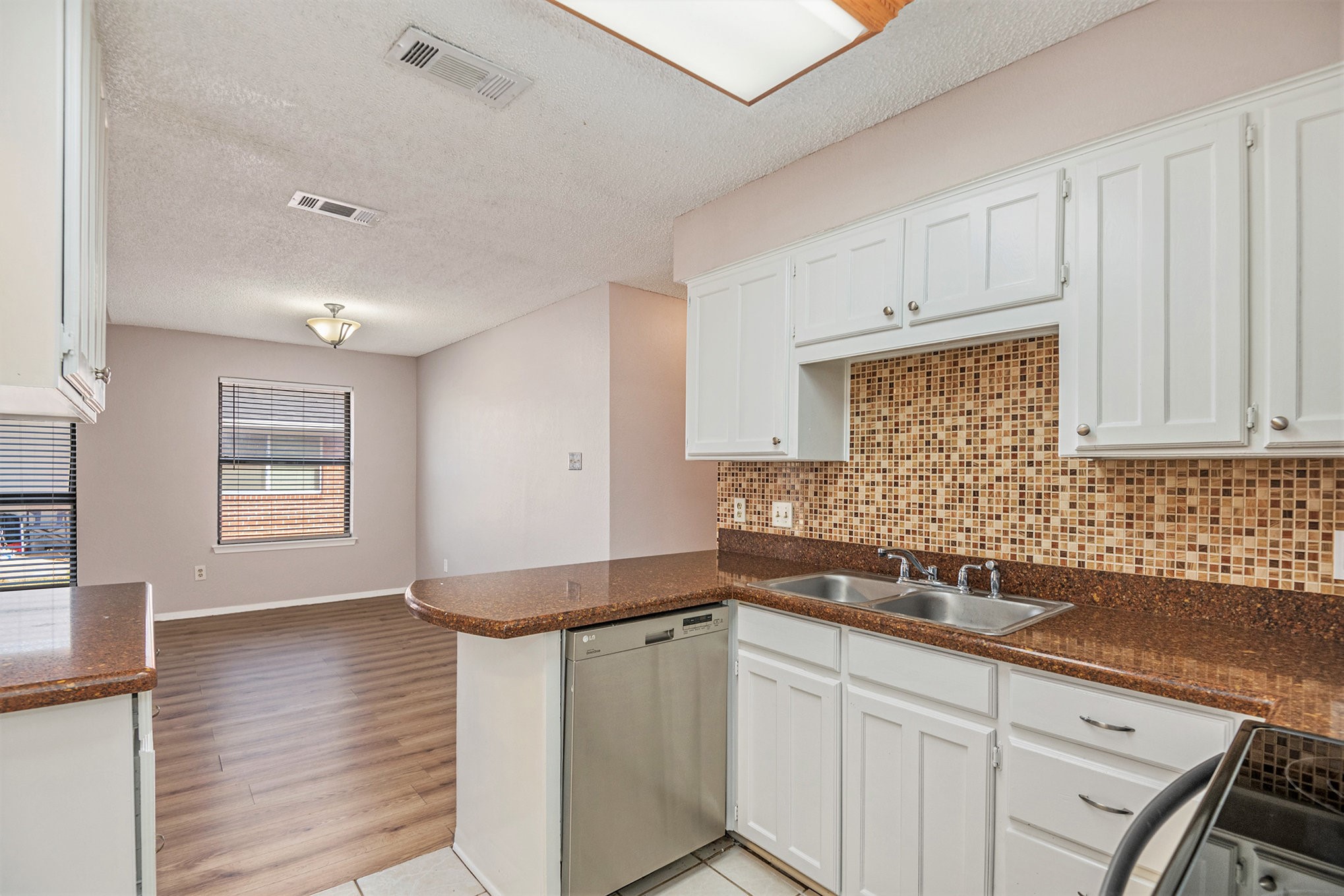 617 S Las Vegas Trail White Settlement TX 76108
