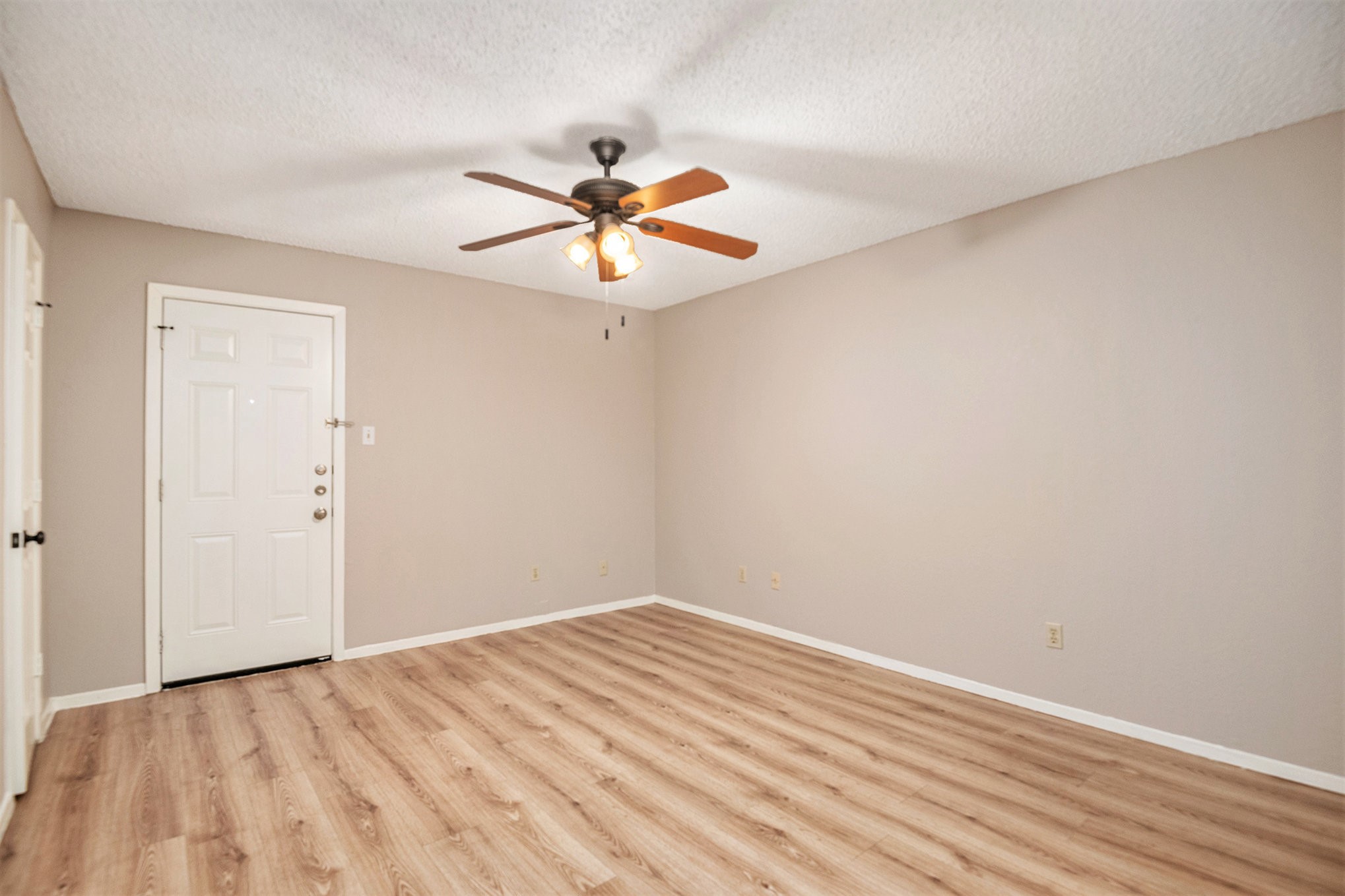 617 S Las Vegas Trail White Settlement TX 76108