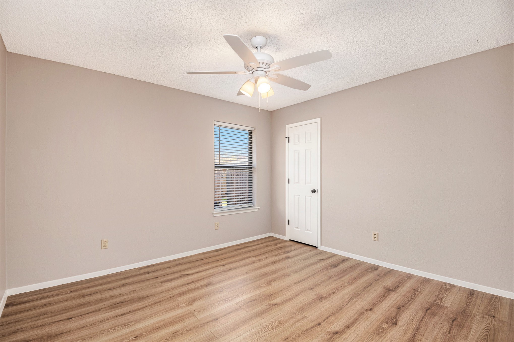 617 S Las Vegas Trail White Settlement TX 76108