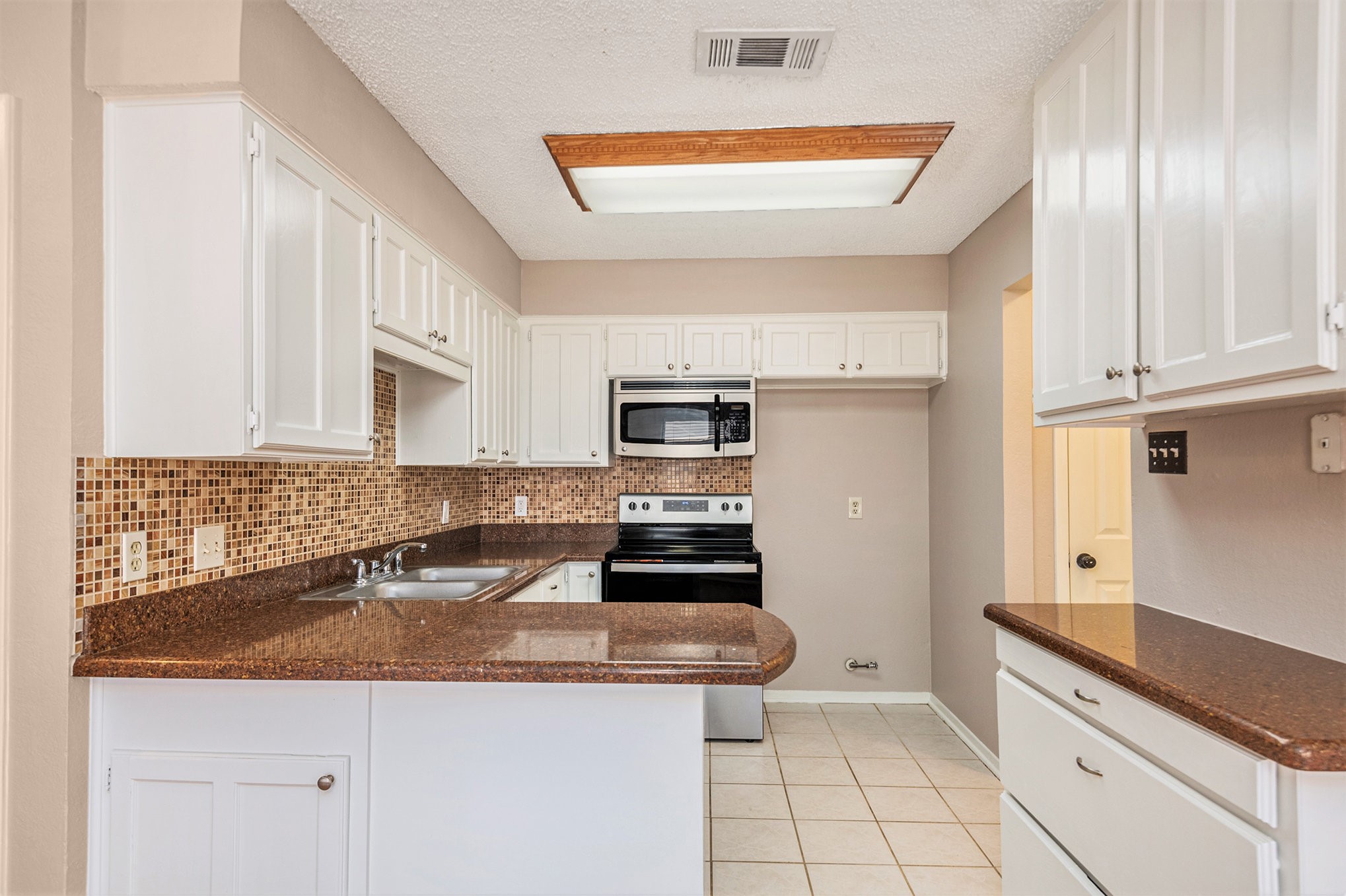 617 S Las Vegas Trail White Settlement TX 76108