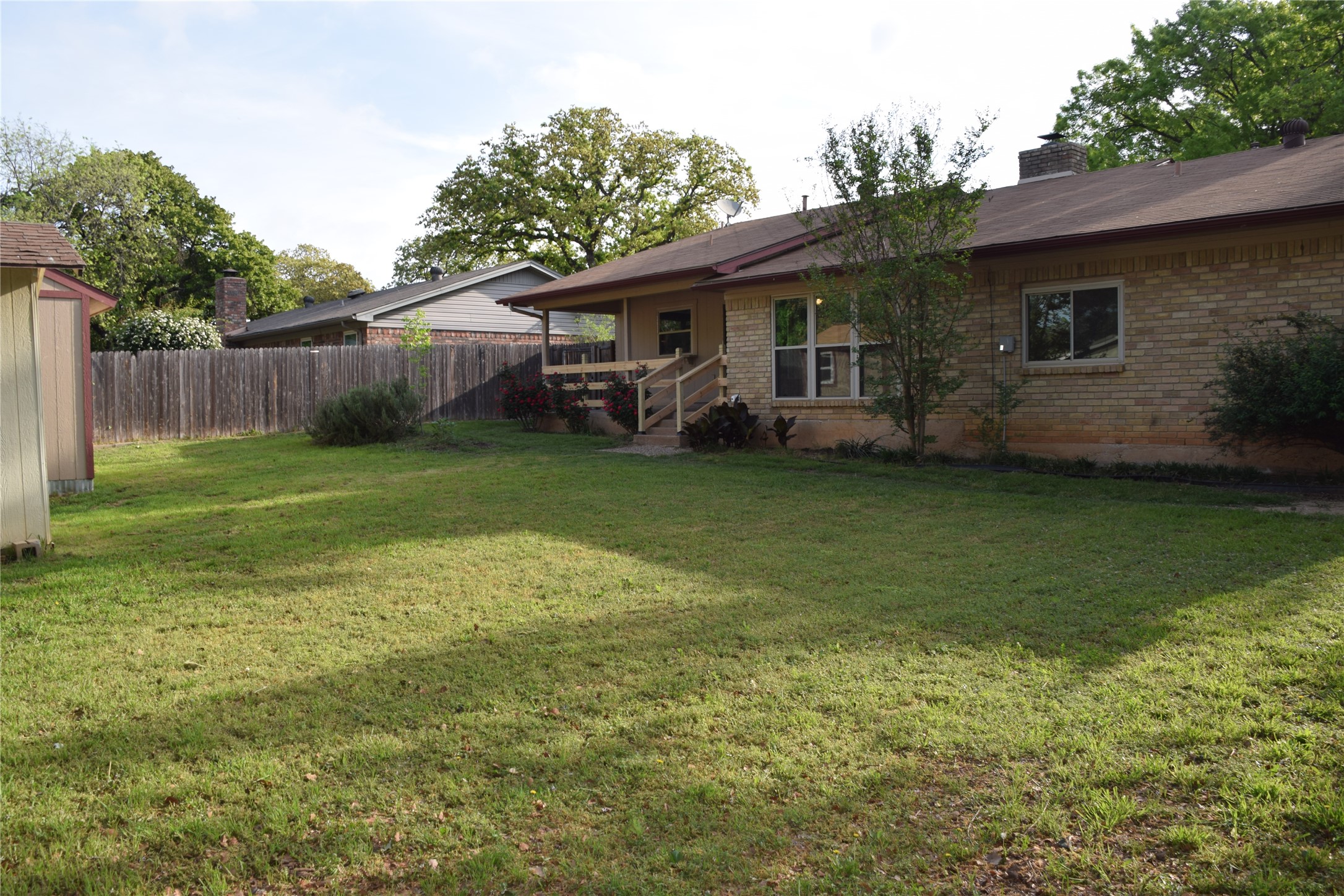 4208 Blossom Trail Arlington TX 76016