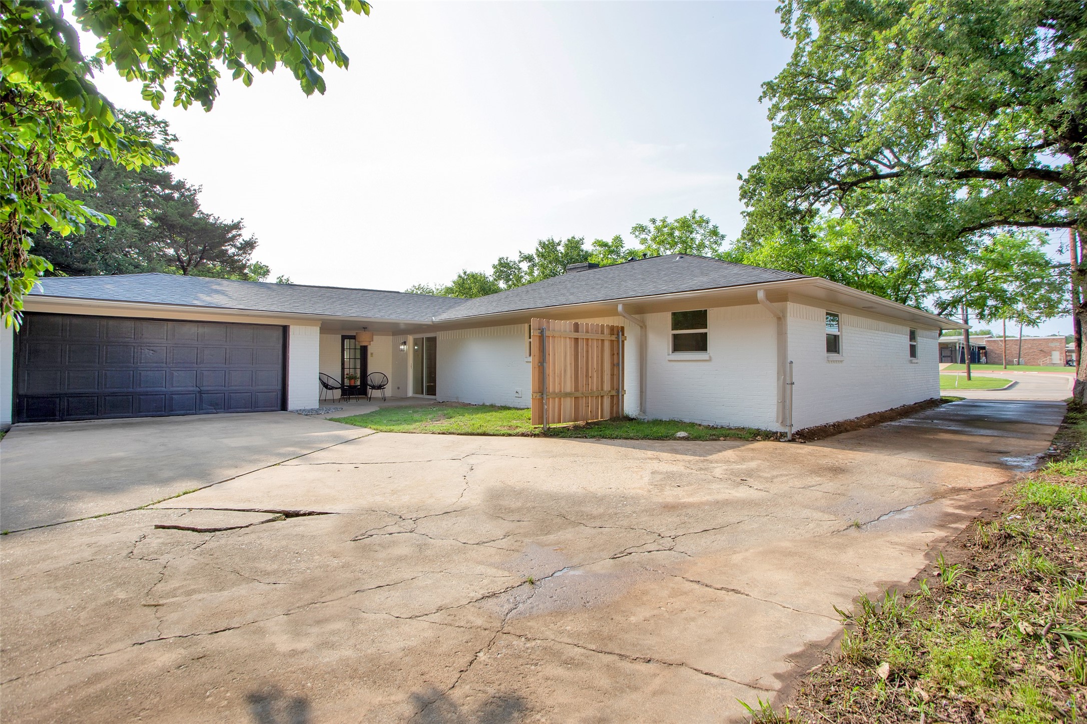 2910 W Crawford Street Denison TX 75020