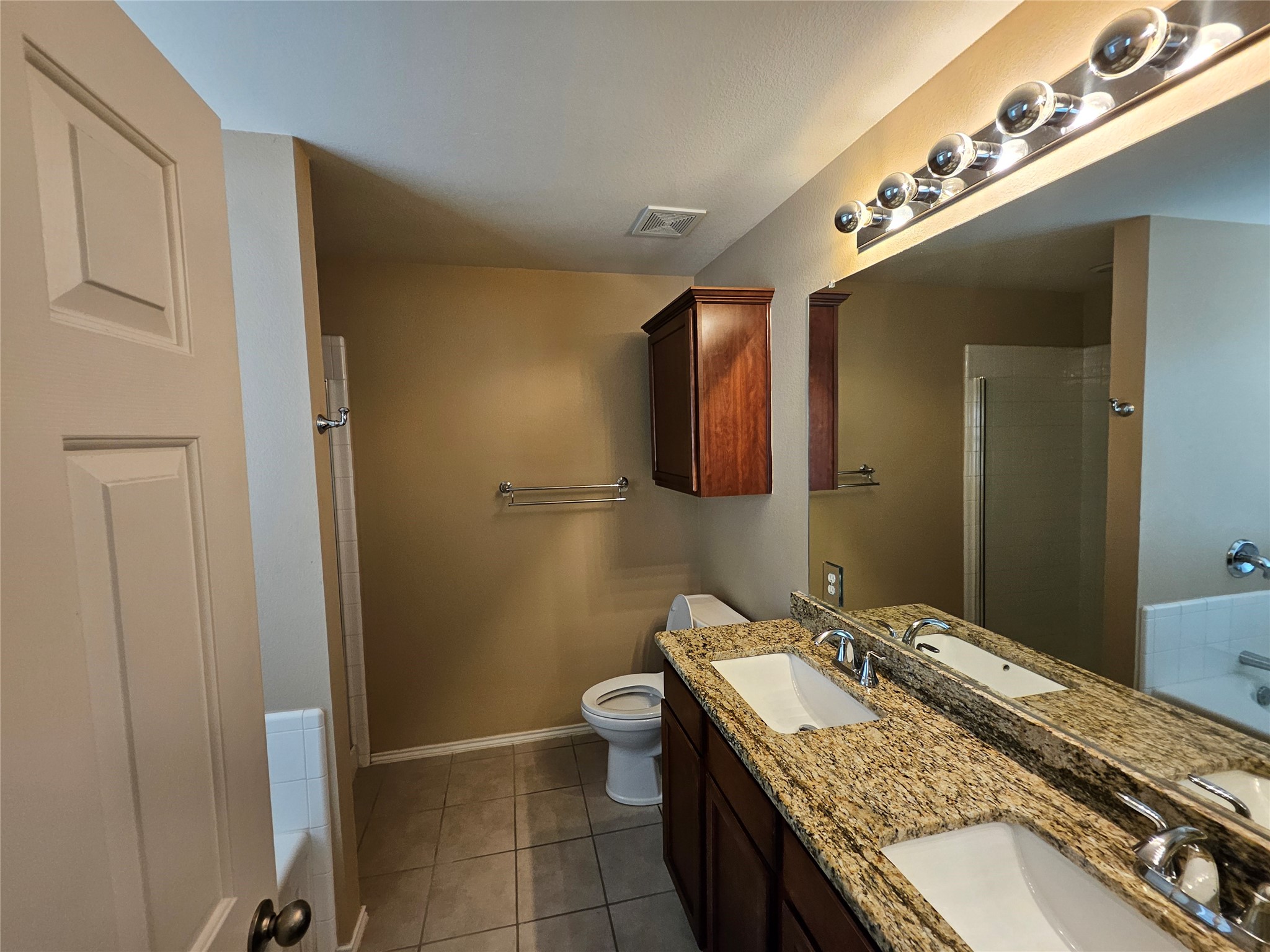 3235 Guadaloupe Grand Prairie TX 75054