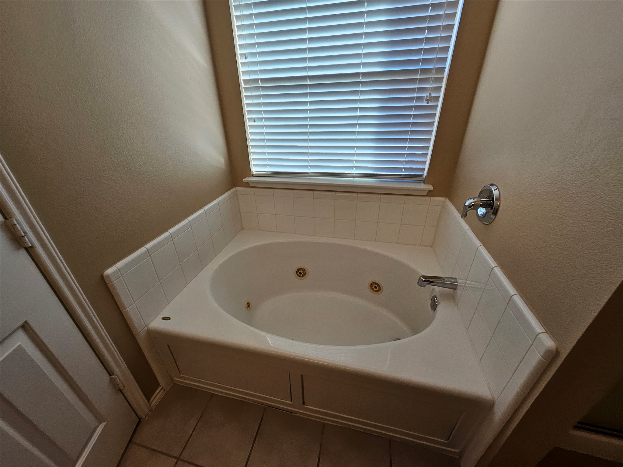 3235 Guadaloupe Grand Prairie TX 75054