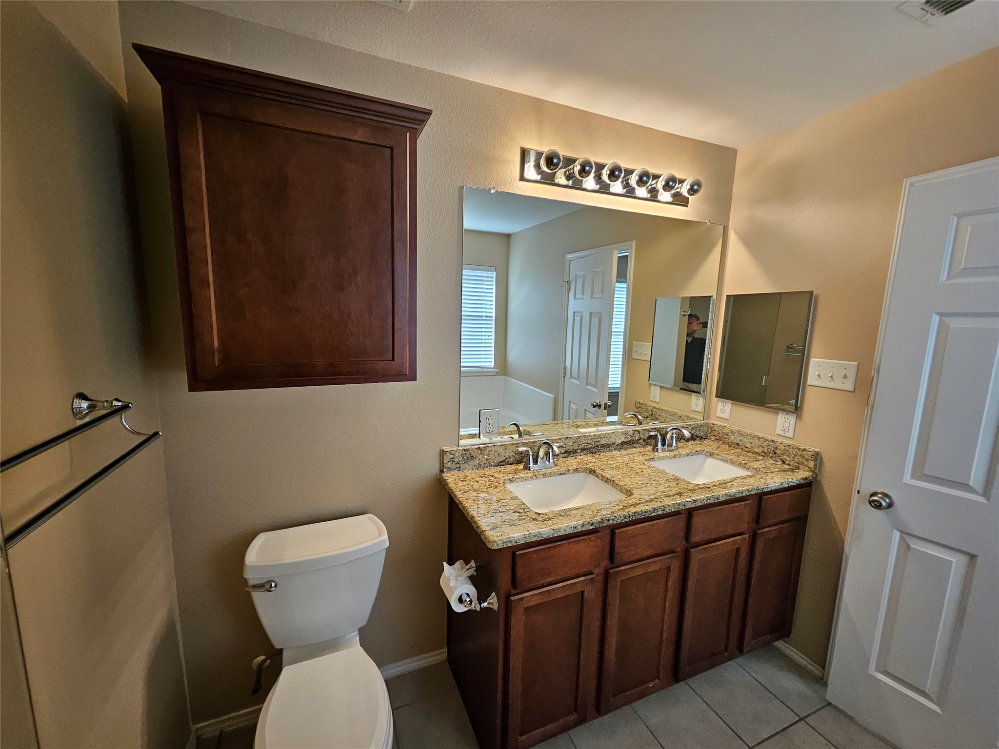 3235 Guadaloupe Grand Prairie TX 75054