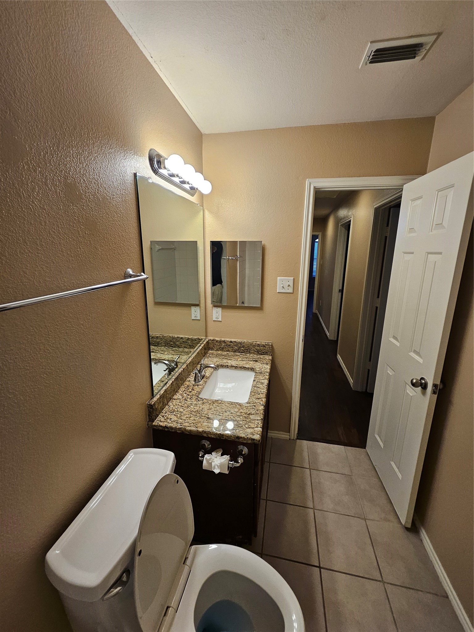 3235 Guadaloupe Grand Prairie TX 75054