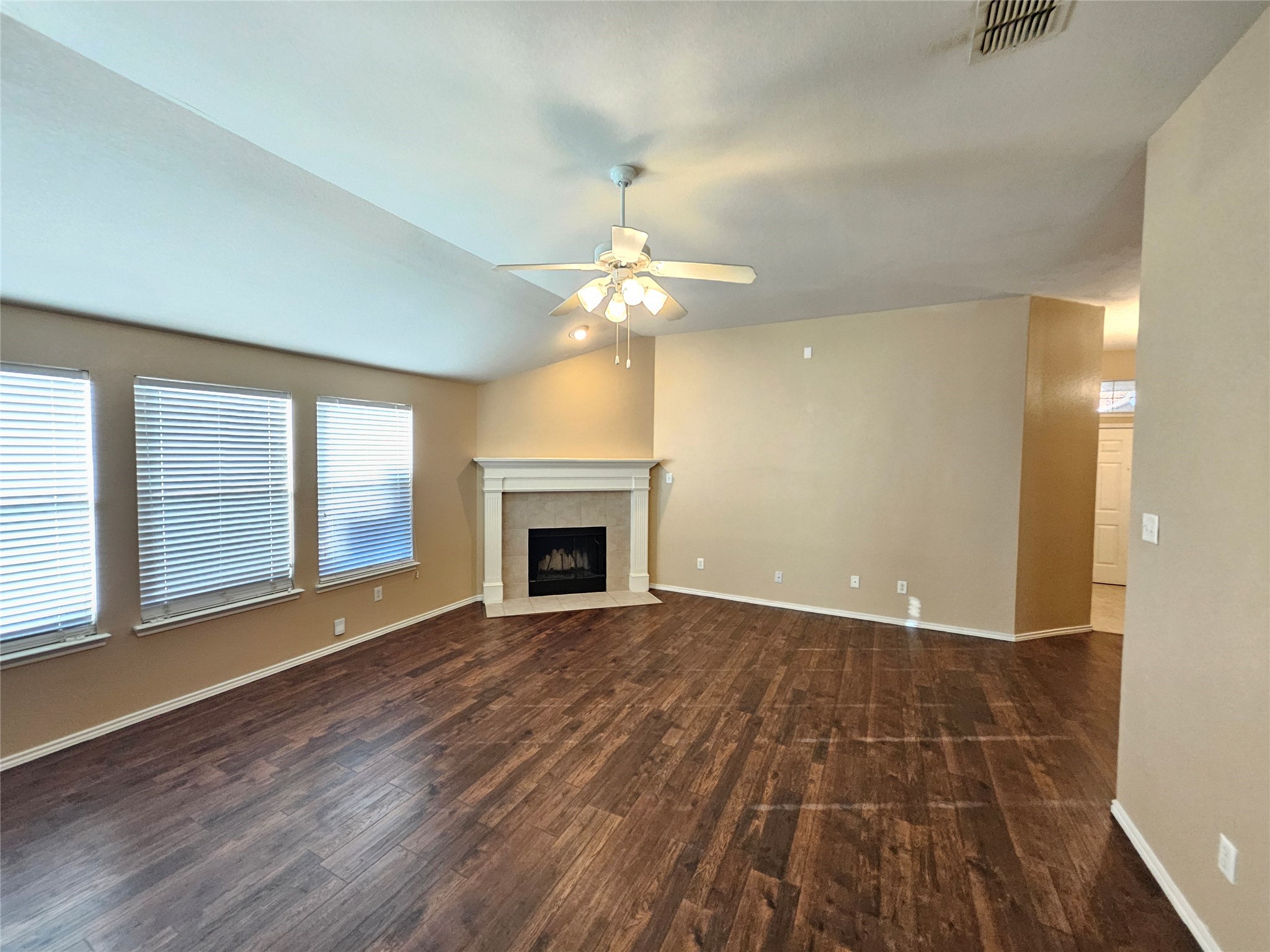 3235 Guadaloupe Grand Prairie TX 75054