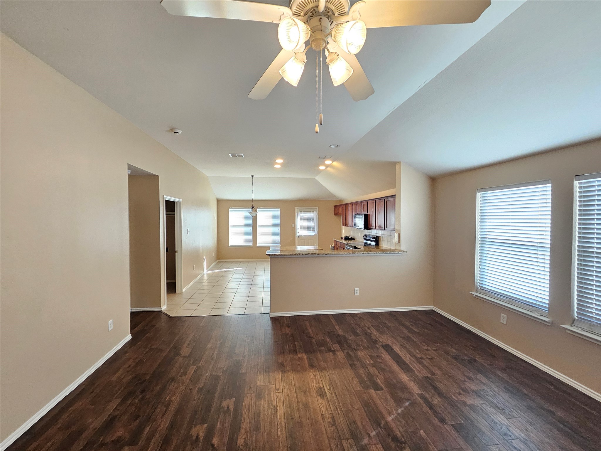 3235 Guadaloupe Grand Prairie TX 75054
