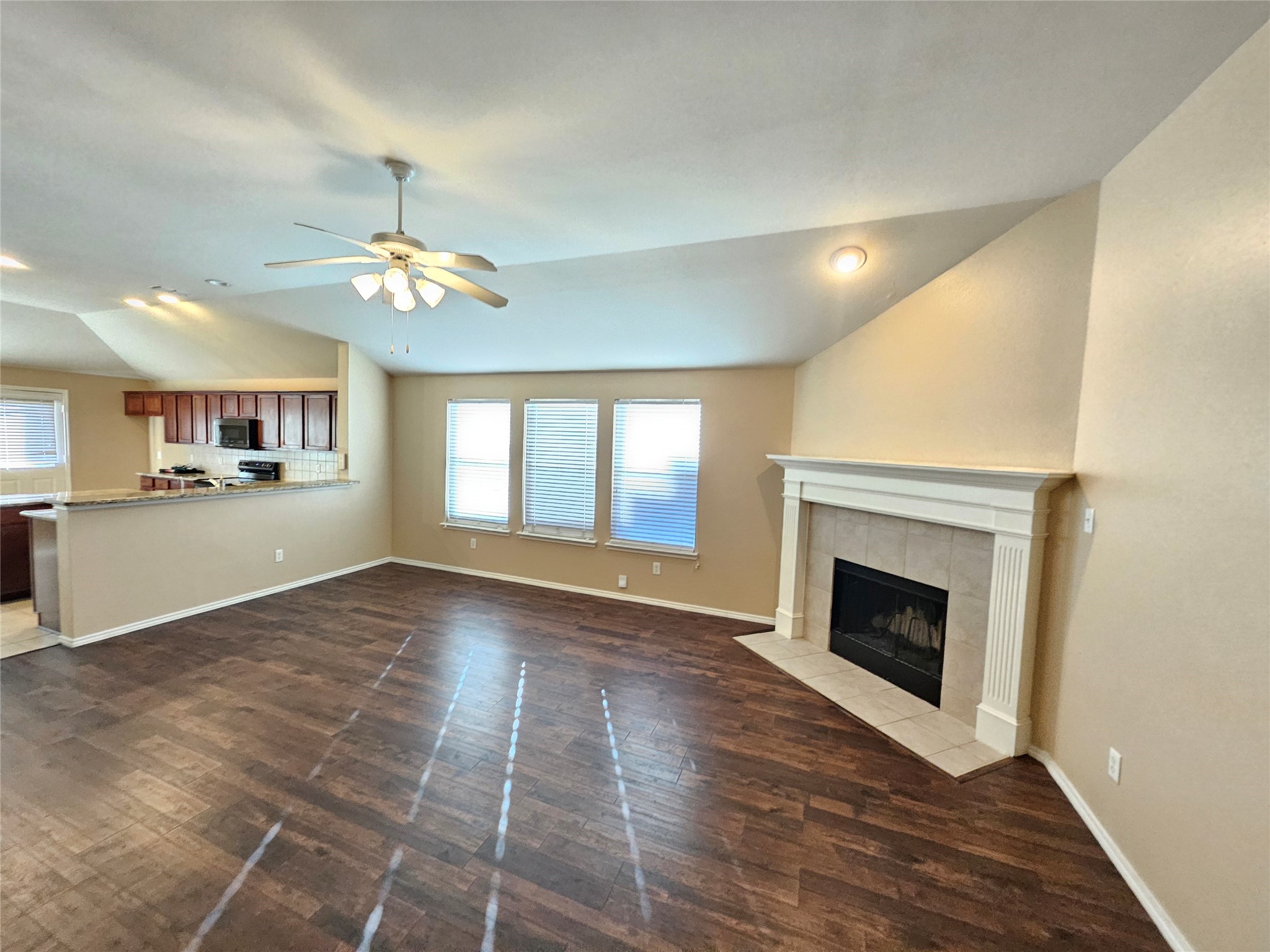 3235 Guadaloupe Grand Prairie TX 75054