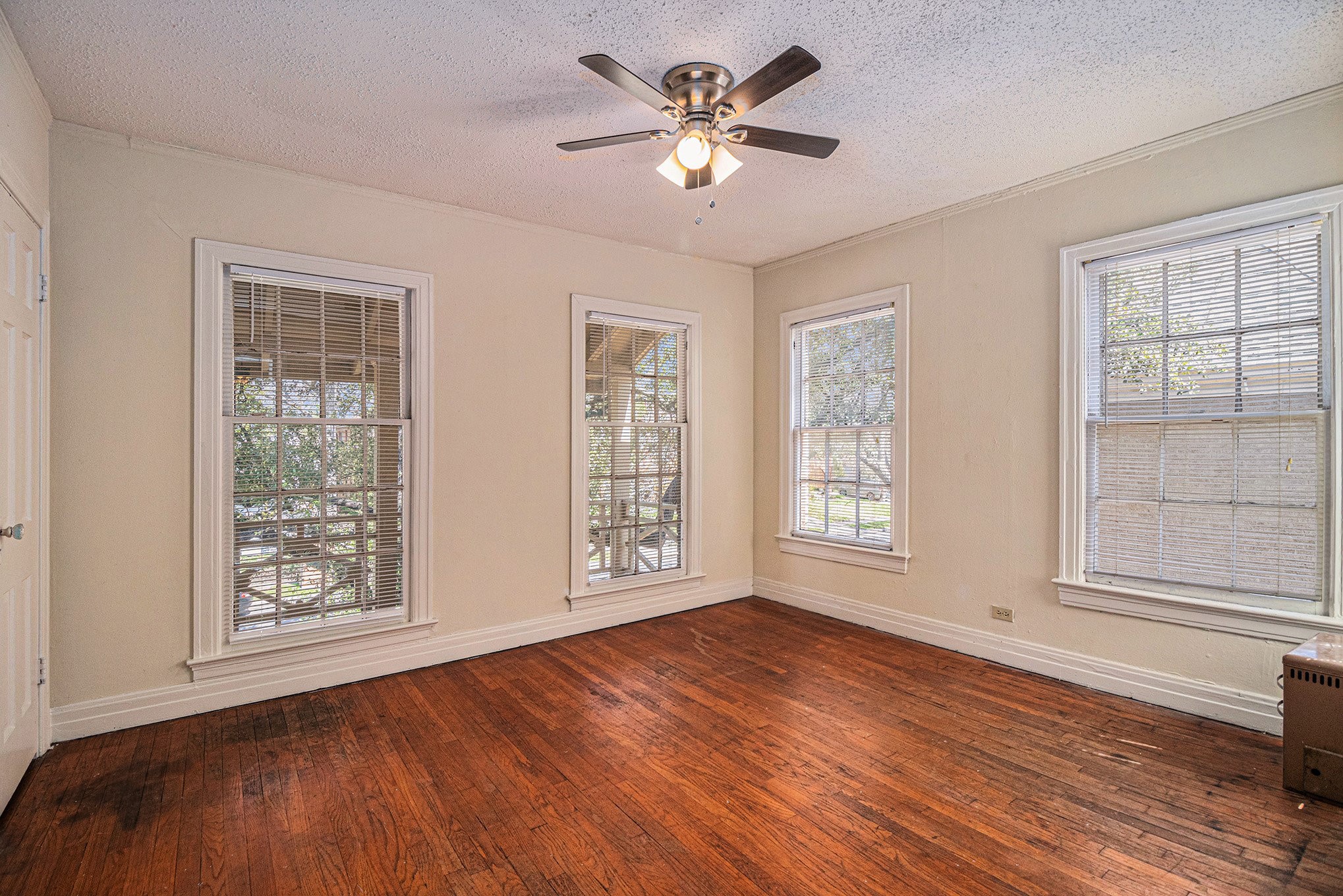 6302 Belmont Avenue Dallas TX 75214