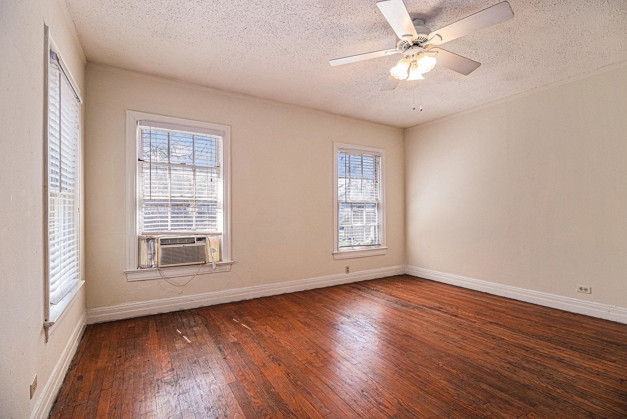 6302 Belmont Avenue Dallas TX 75214