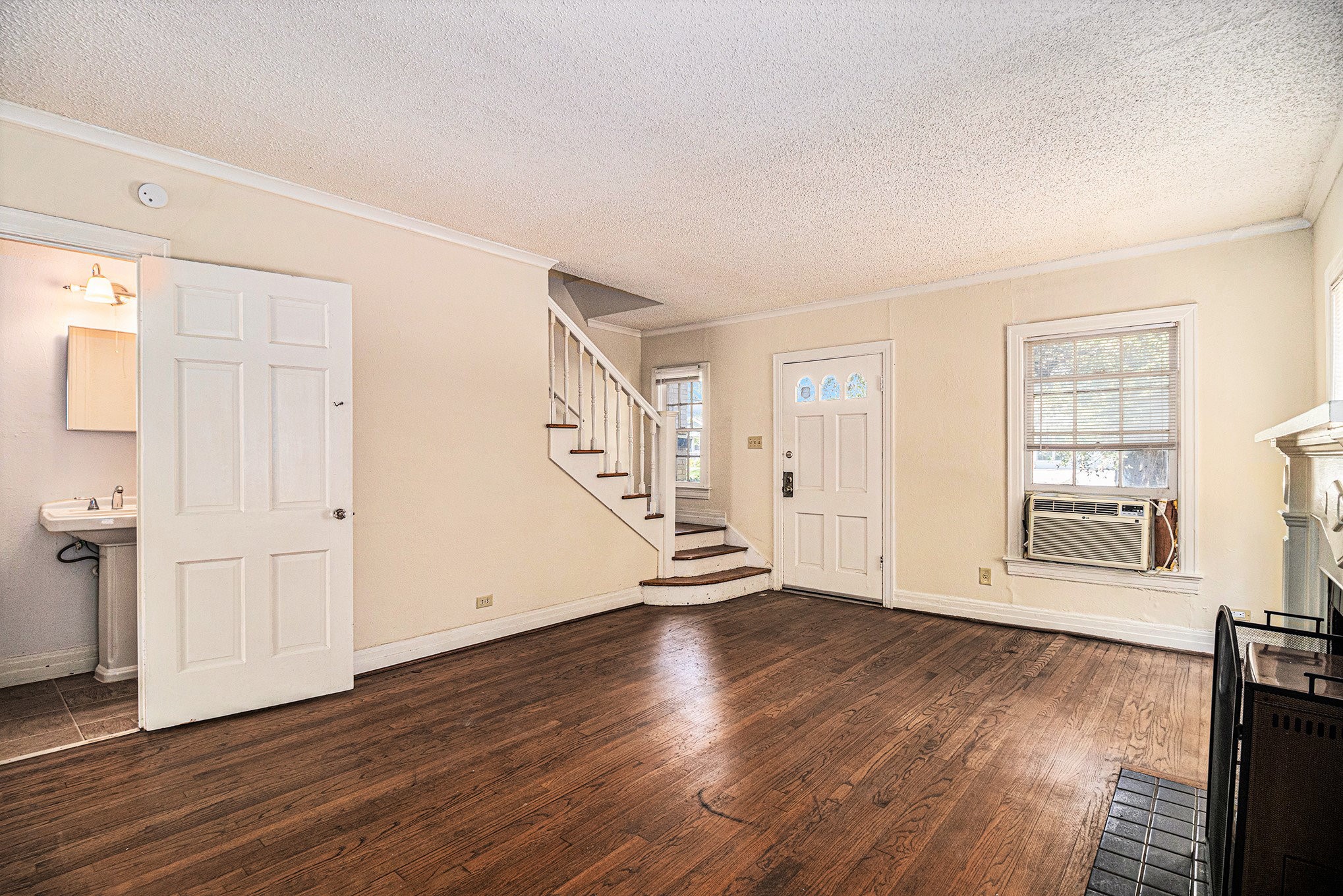 6302 Belmont Avenue Dallas TX 75214