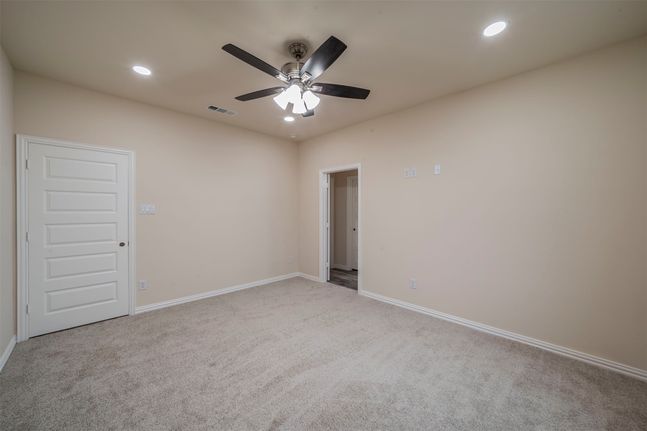 1605 Mignon Drive Arlington TX 76010
