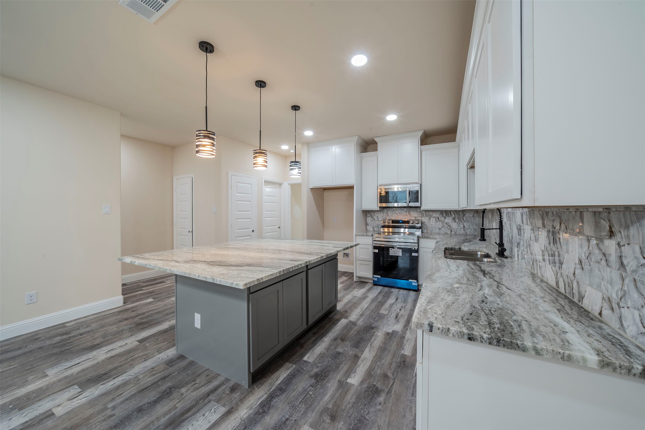 1605 Mignon Drive Arlington TX 76010