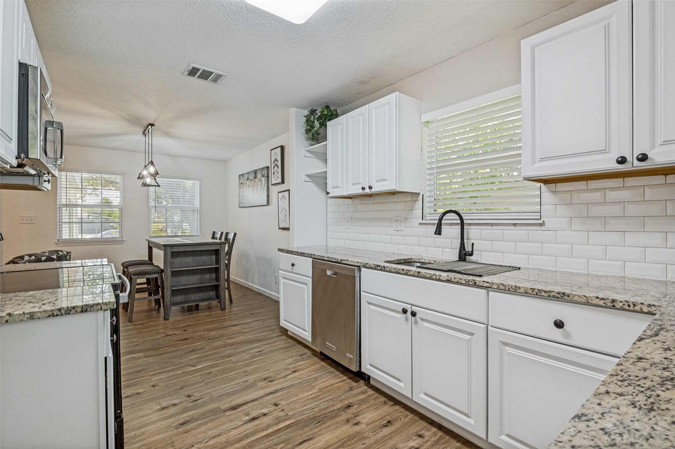 2214 Pine Street Grand Prairie TX 75050