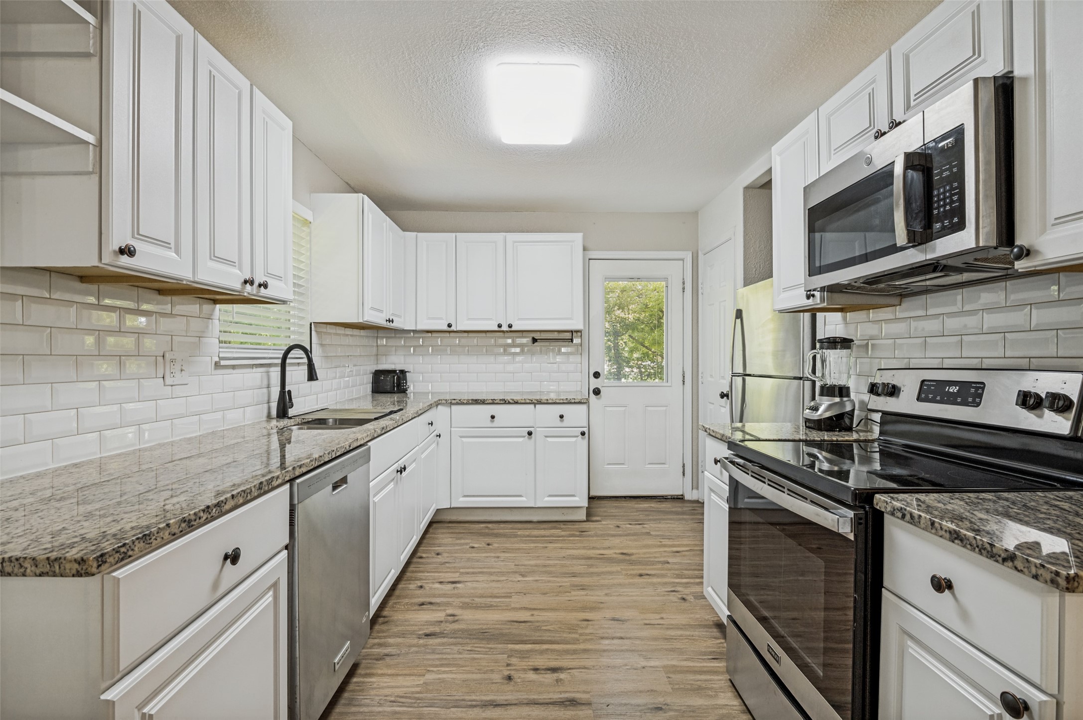 2214 Pine Street Grand Prairie TX 75050