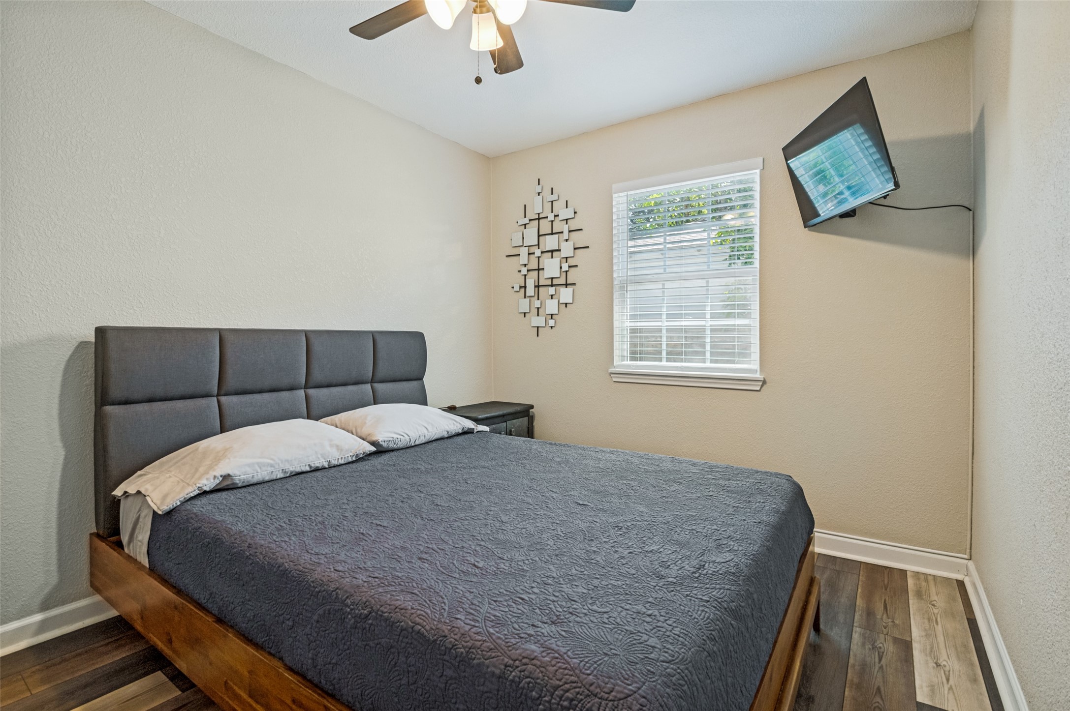 2214 Pine Street Grand Prairie TX 75050