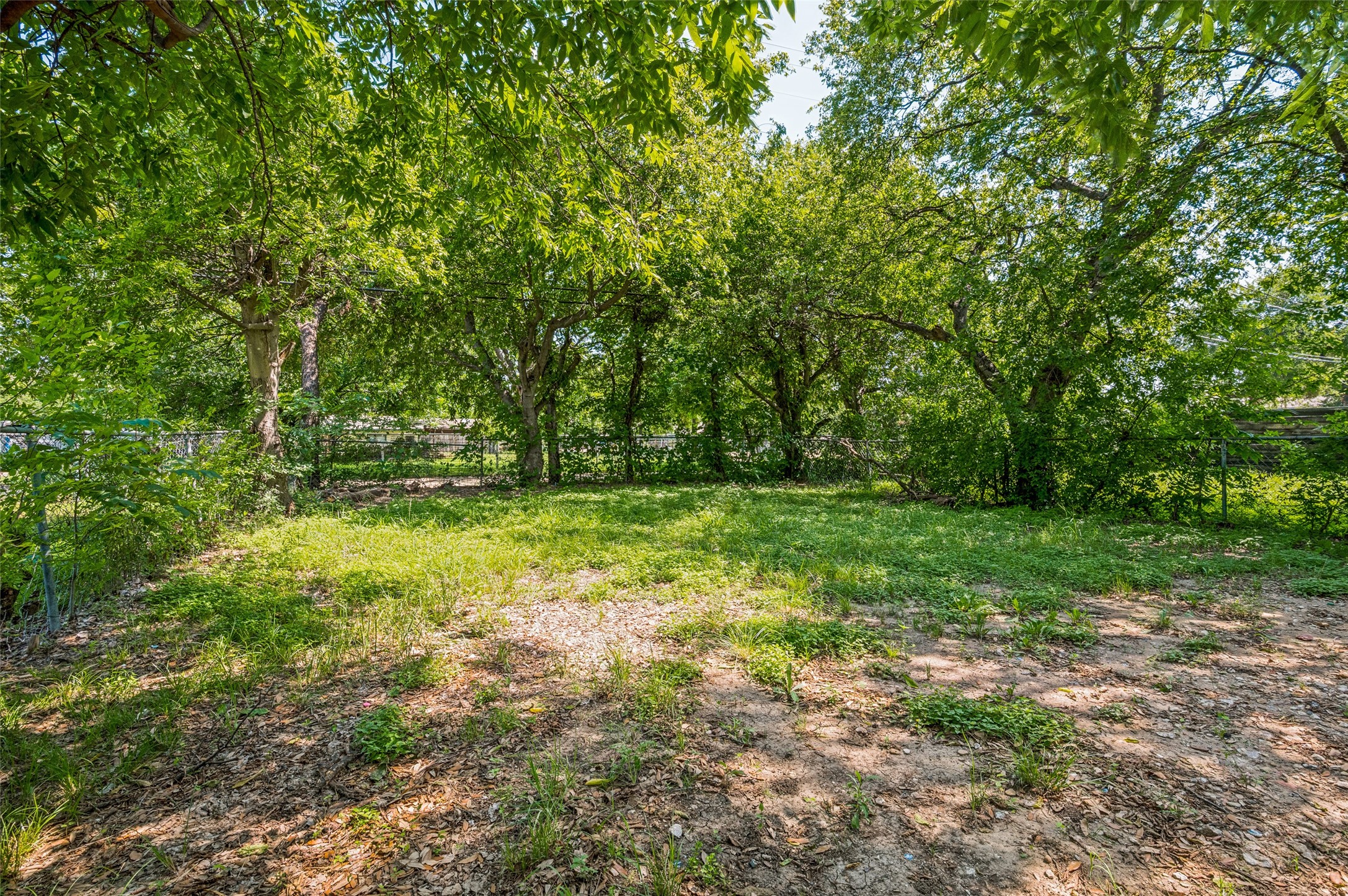 2214 Pine Street Grand Prairie TX 75050
